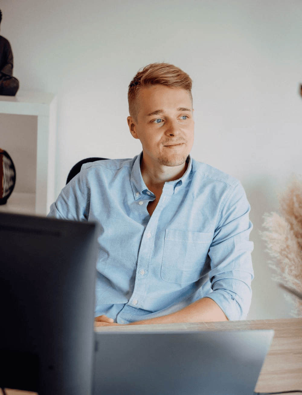 Portrait of Martin Thun, CEO of Martin Thun Marketing, recommending Webnity-X for excellent value and Framer web design expertise.