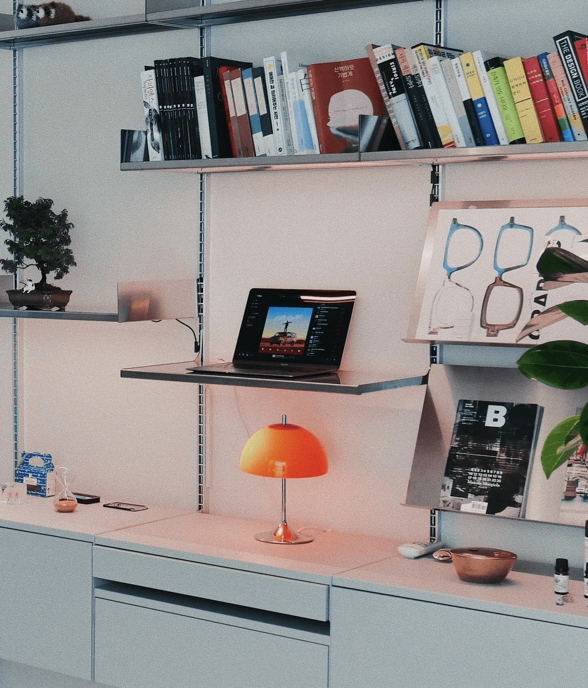 A blurry photo of a cell phone with a blurry background