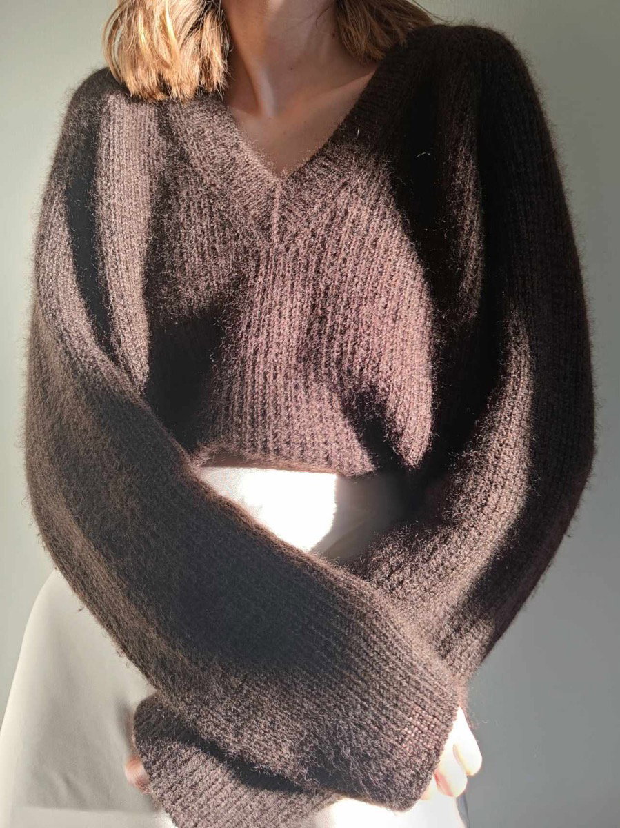 Pearl Sweater knitting pattern by Garn og Slikt