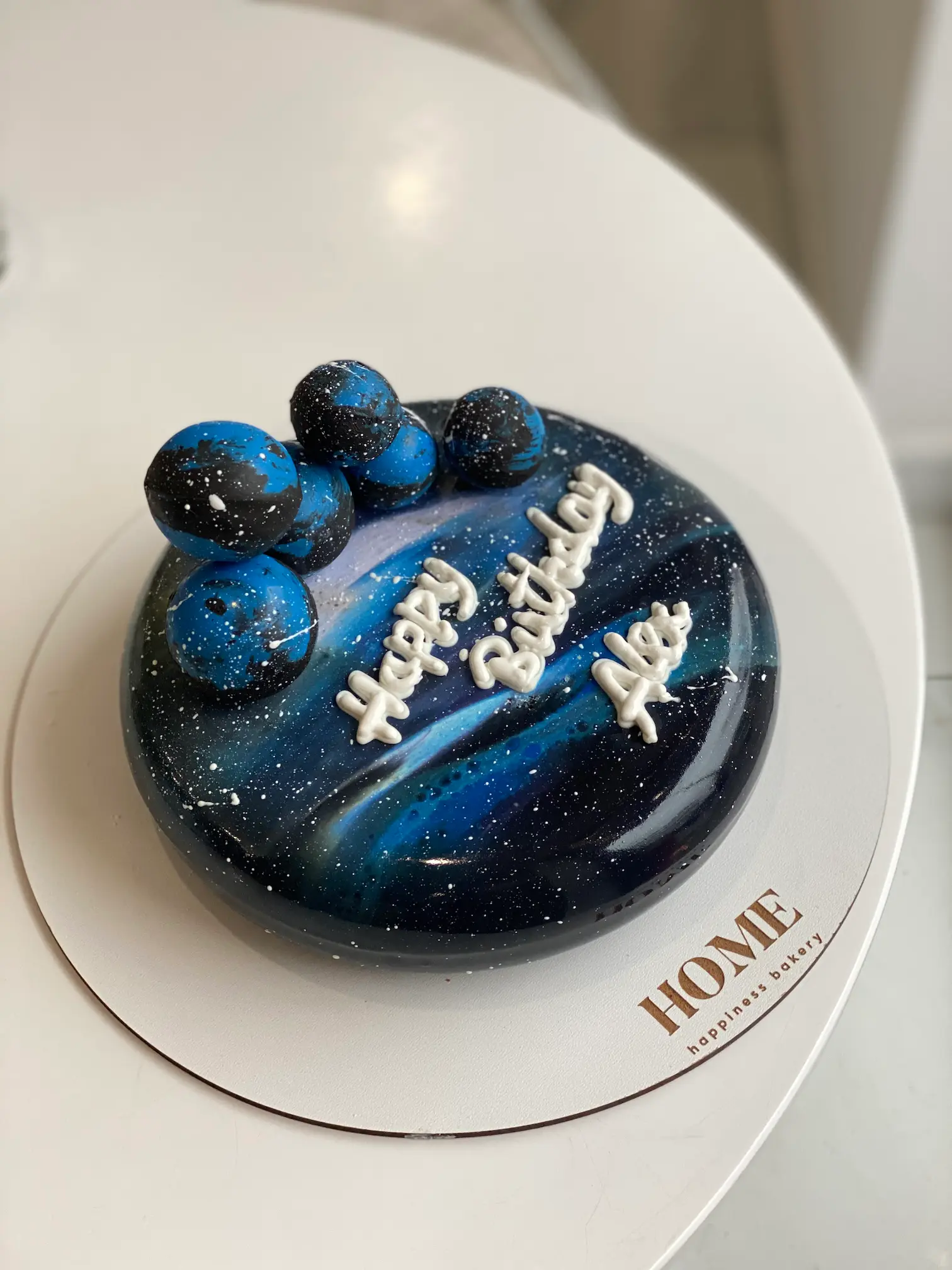 a person swimming in the water with grass