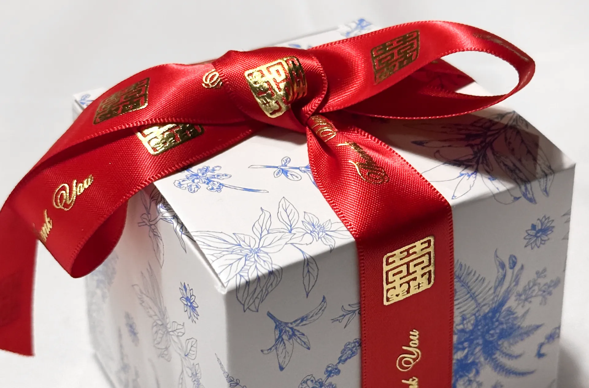 Tri-Fold wedding brochure featuring decorative, laser cut side panels and center invitation card with chinese-porcelain-inspired illustration