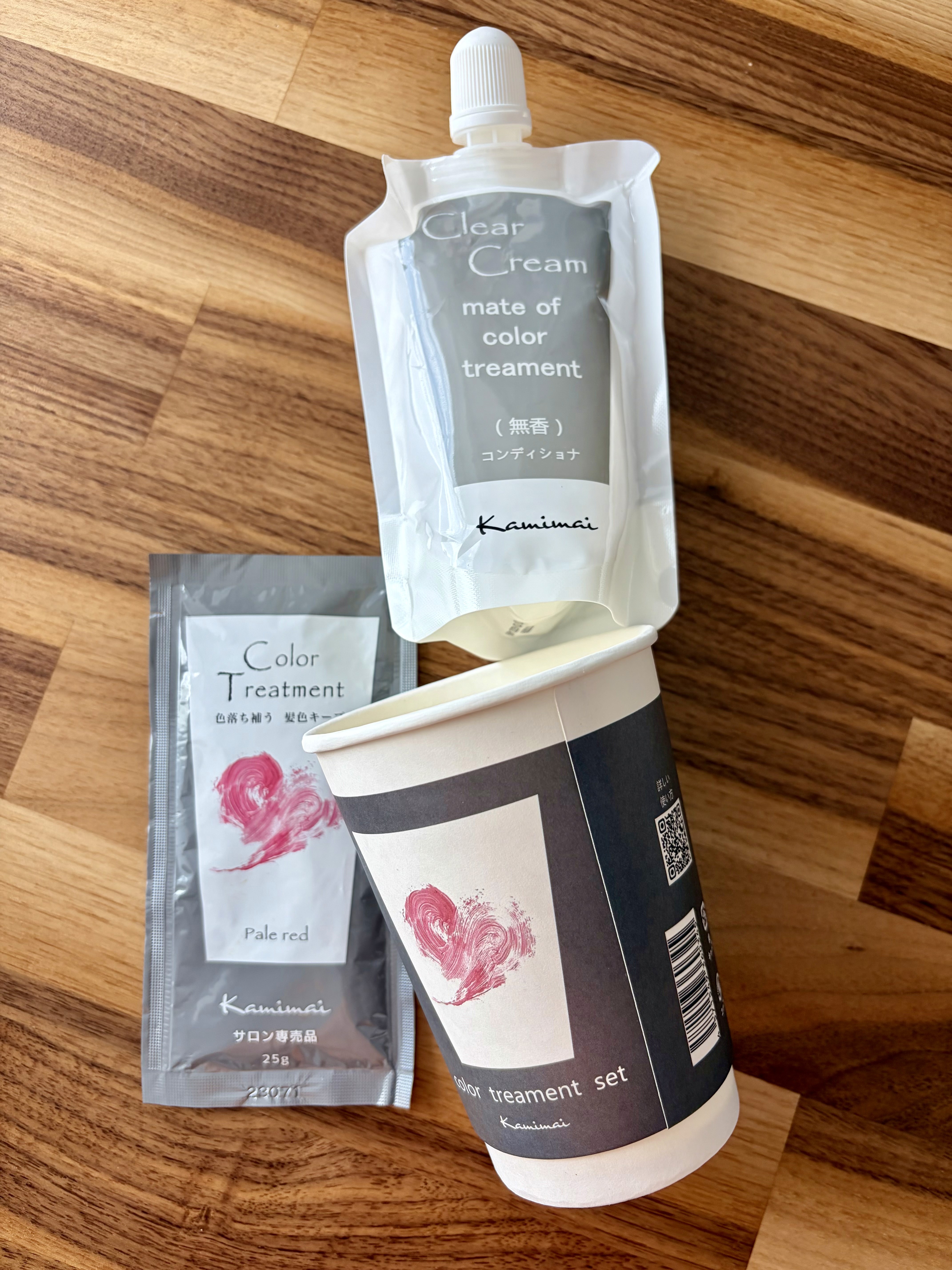 Kamimai Pale Red treatment set with cream base and measuring cup