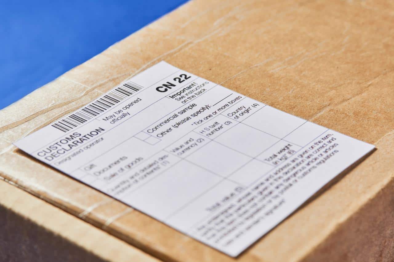Customs declaration parcel form CN22