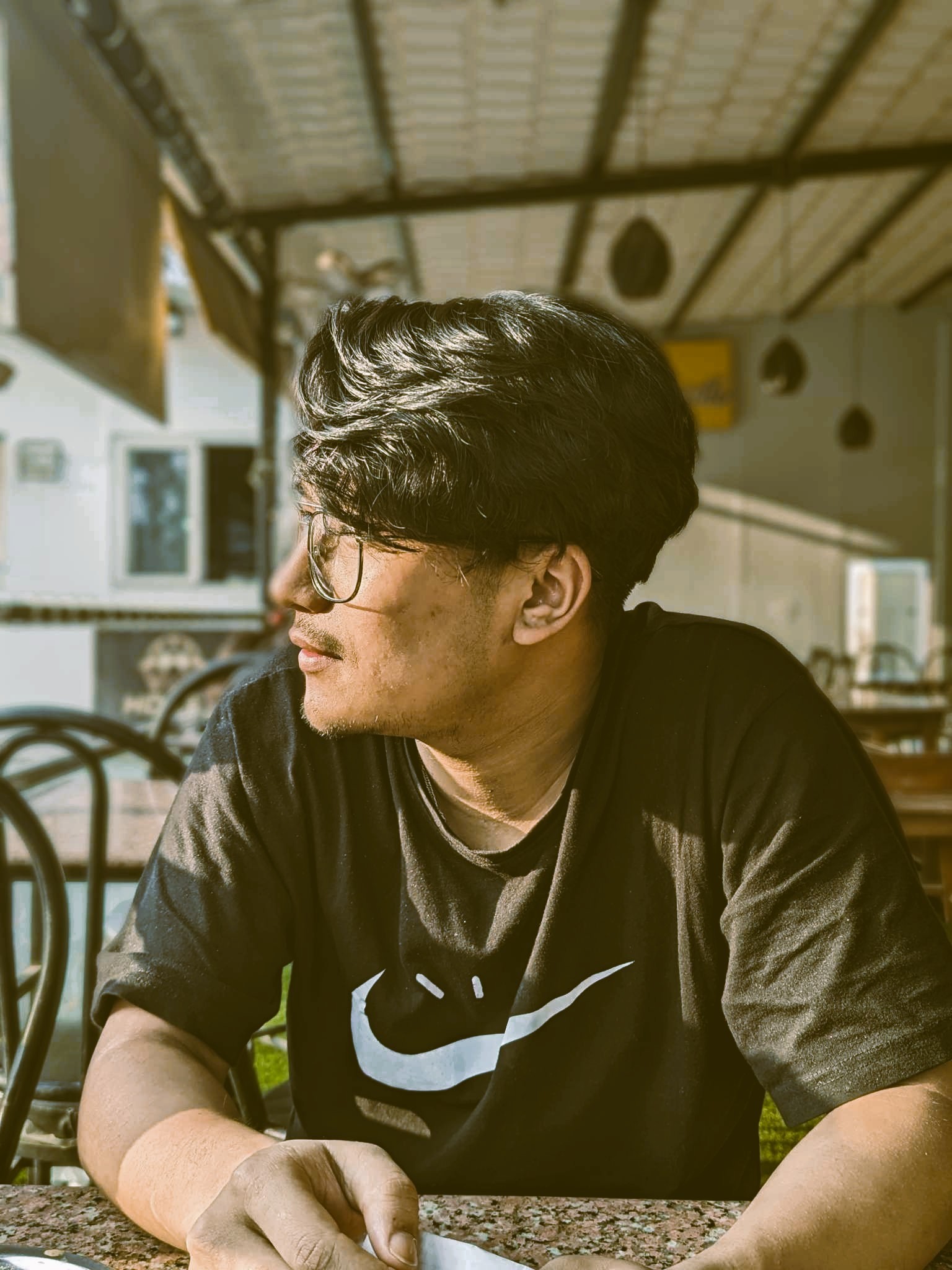 a person wearing a baseball cap