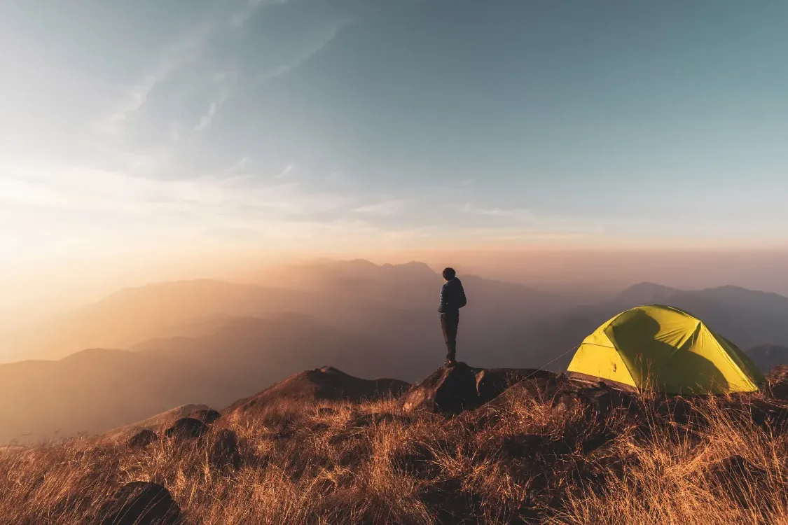 Campo base en el monte - Alpinismo