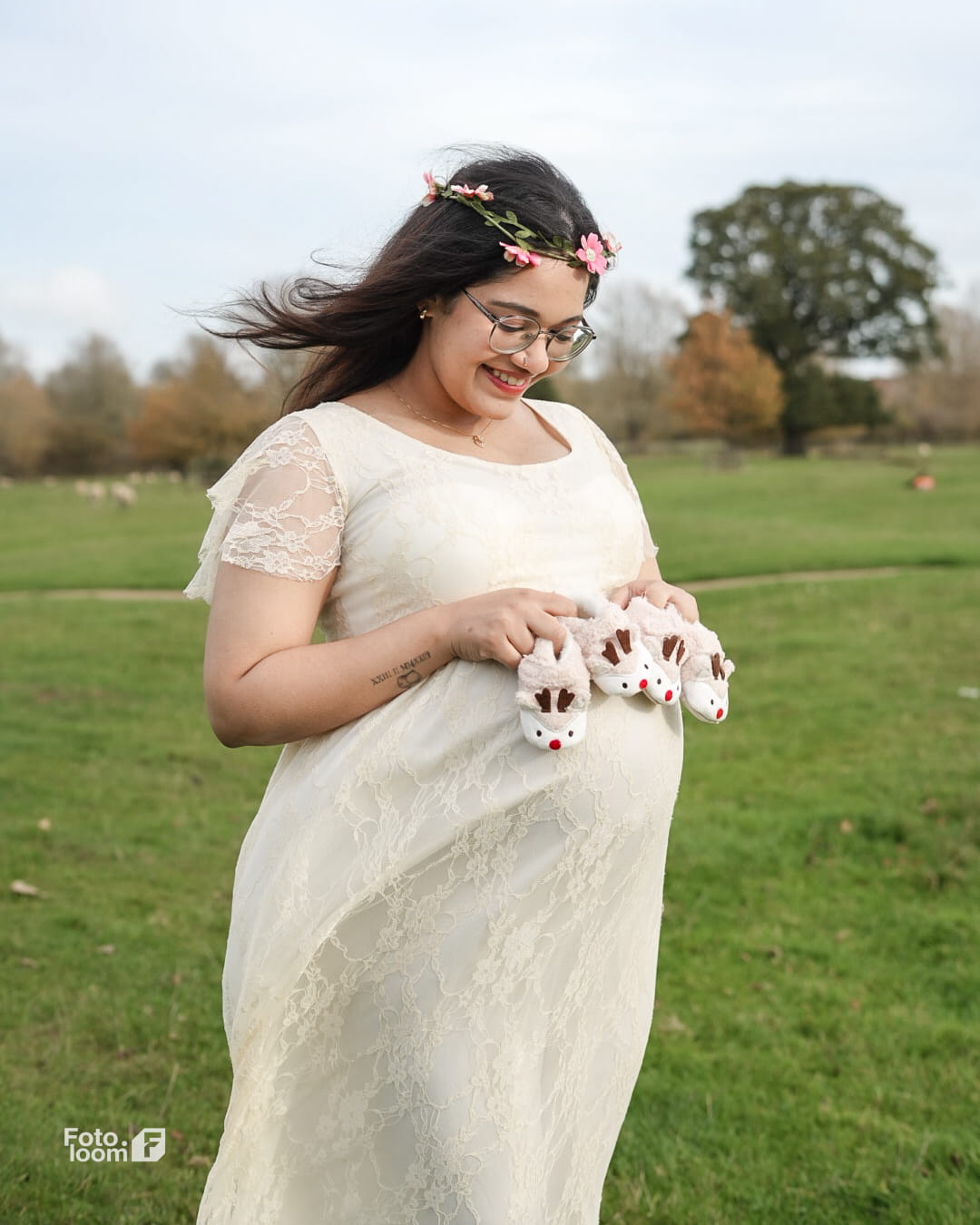 Ashna's Maternity Photoshoot, Fotoloom