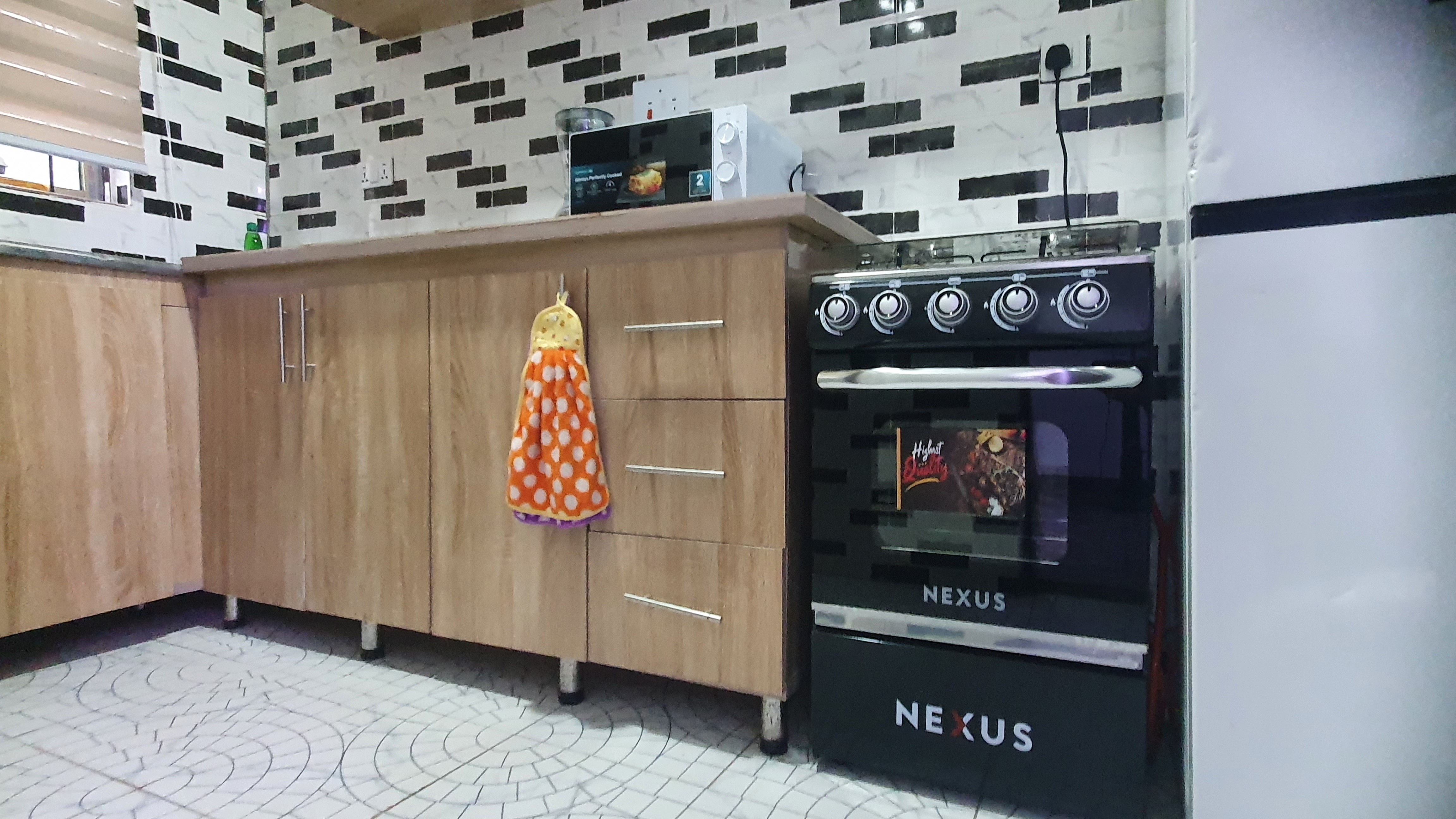 elite suite modern kitchen