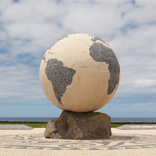 نُصب رايبيرا جراندي التذكاري للمهاجرين الأزوريين