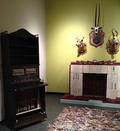 room with deer taxidermy