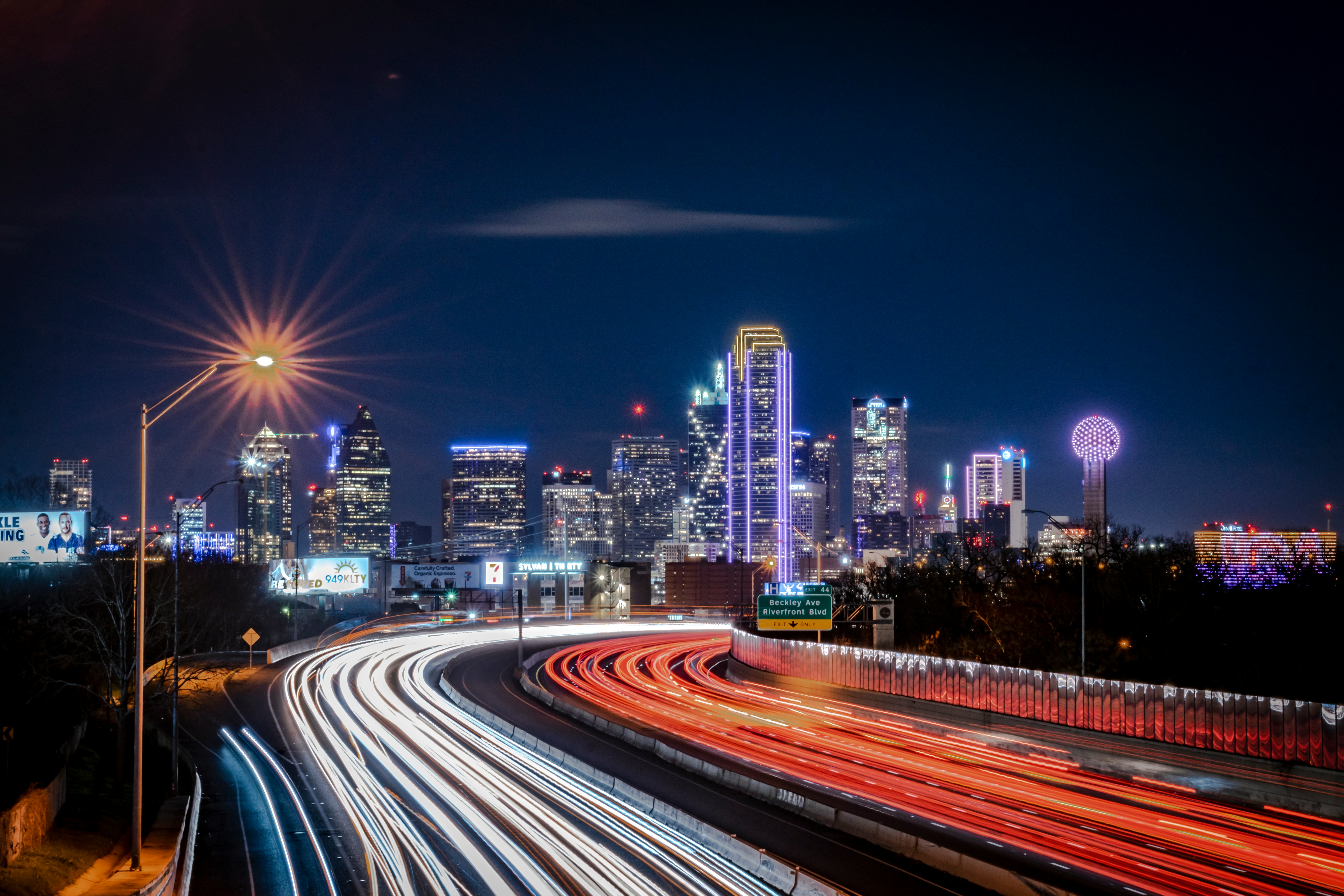 night view of downtown Dallas, Texas