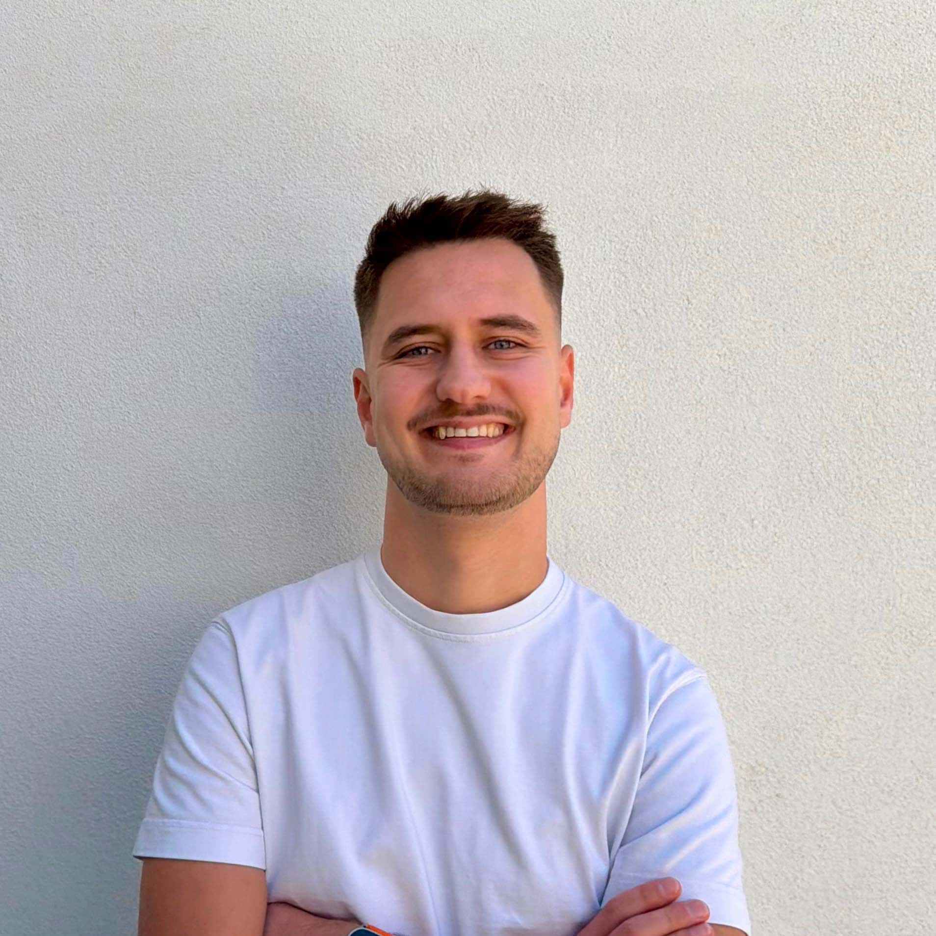 Adrien Delprat, consultant Marketing Digital : Expert Growth, IA & UX/CRO