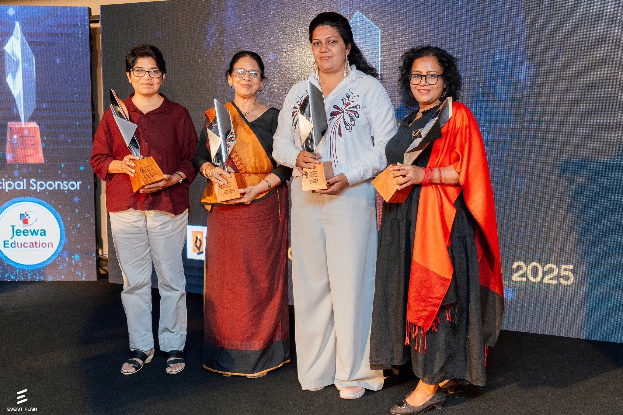 A person interacting with a browser window