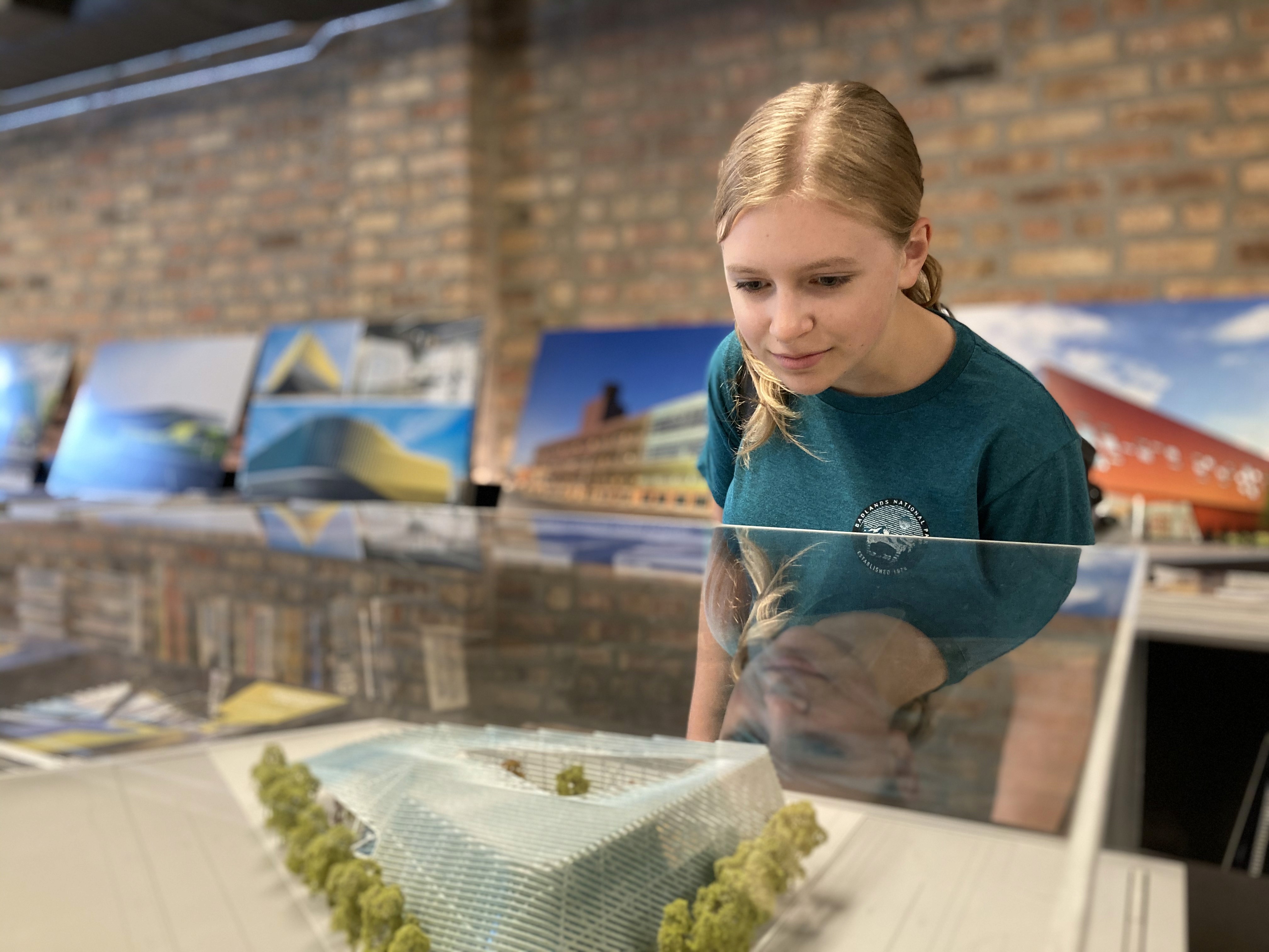 high school student participating in Future Architect Fund architecture camp