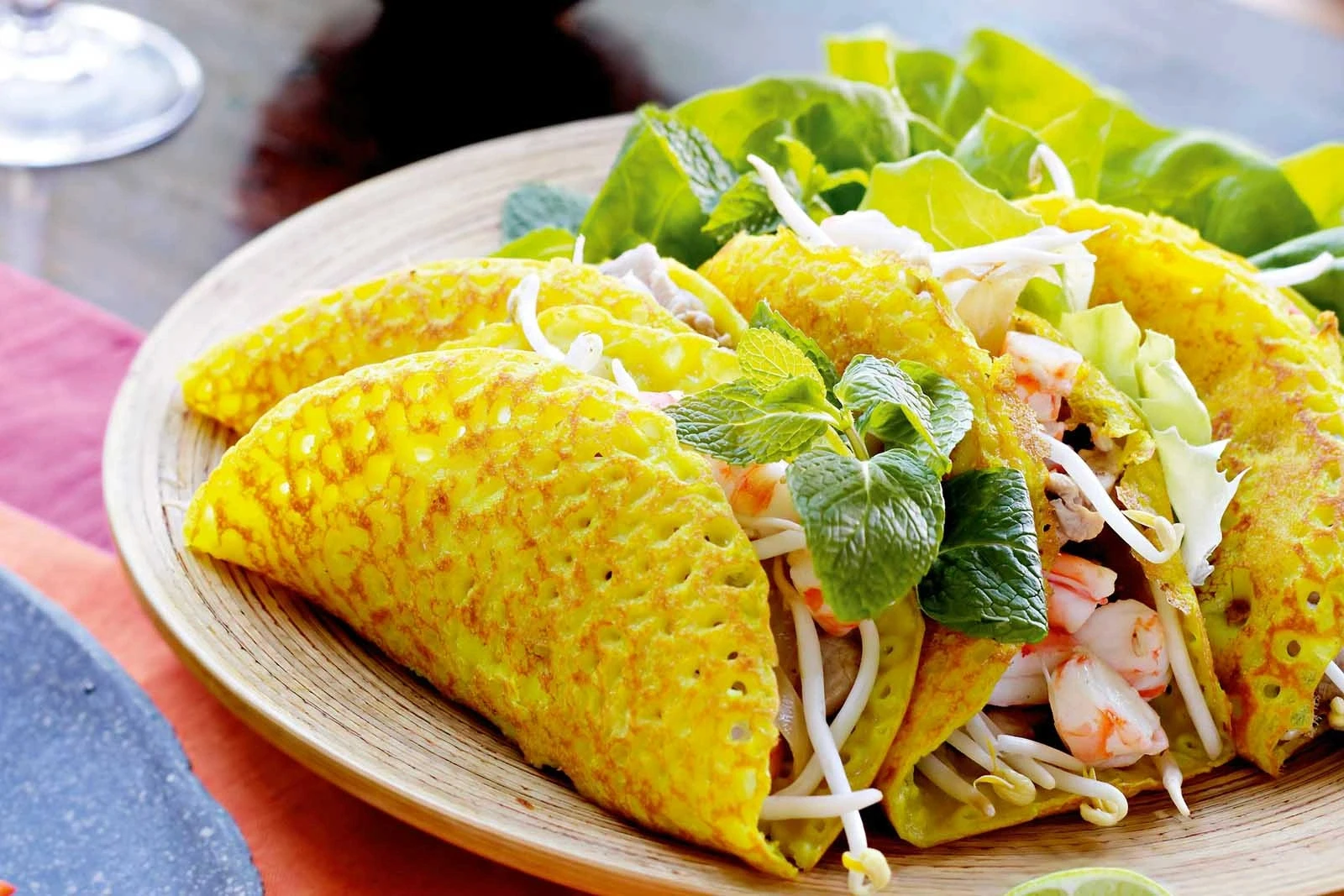 Crispy Vietnamese bánh xèo