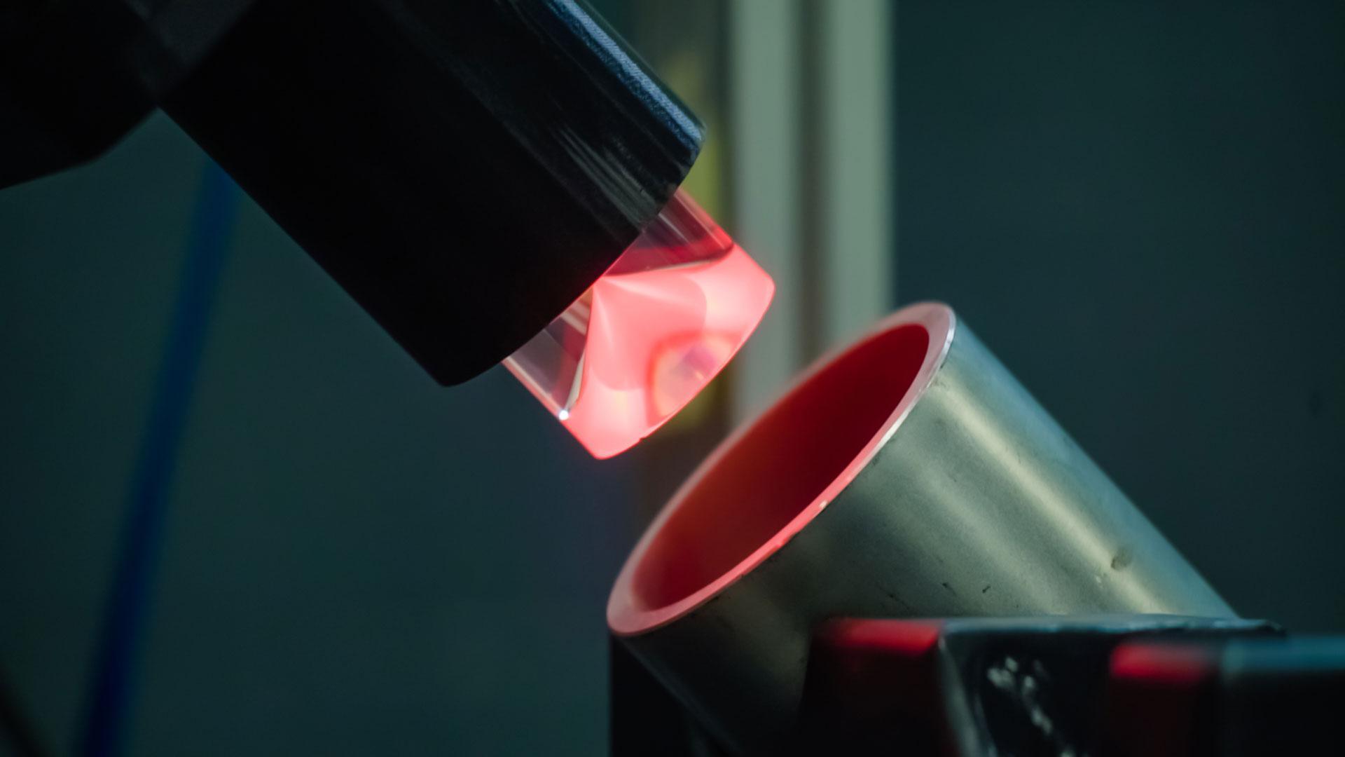 Advanced surface inspection technology detecting porosity and defects on cylinder walls