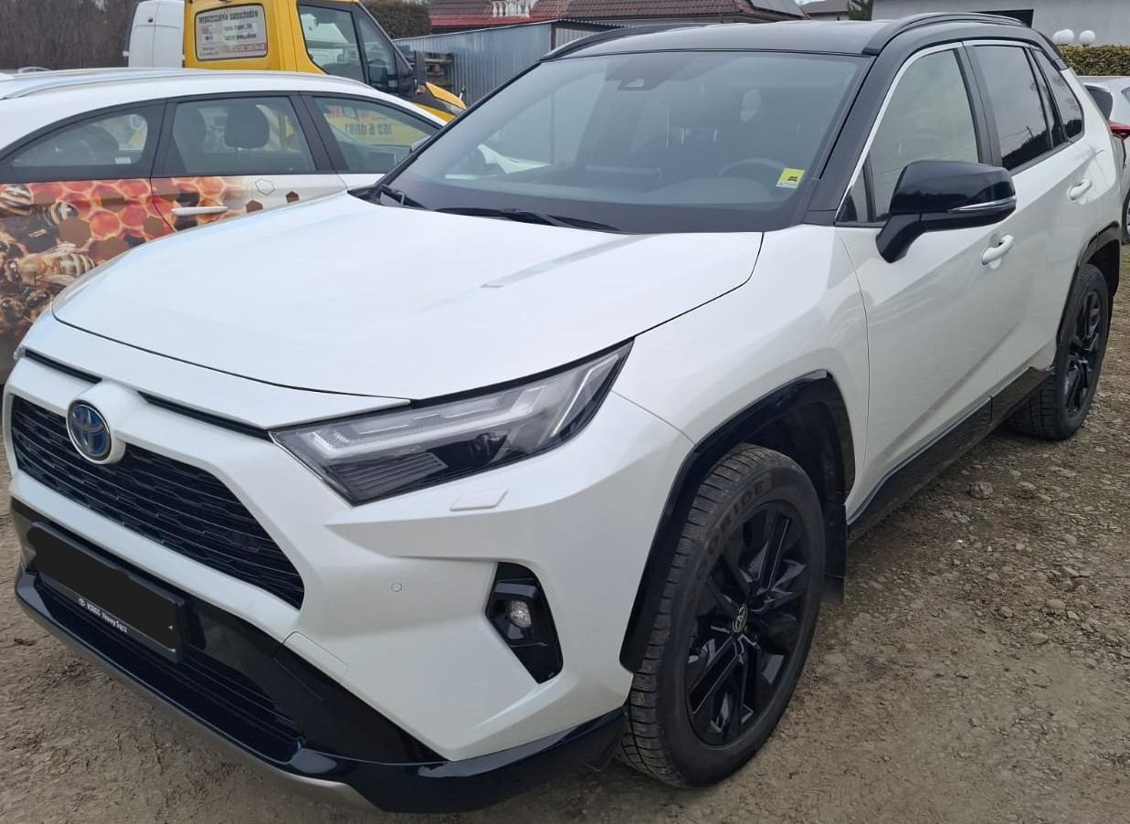 Toyota RAV4 SUV – wynajem samochodu Nowy Sącz