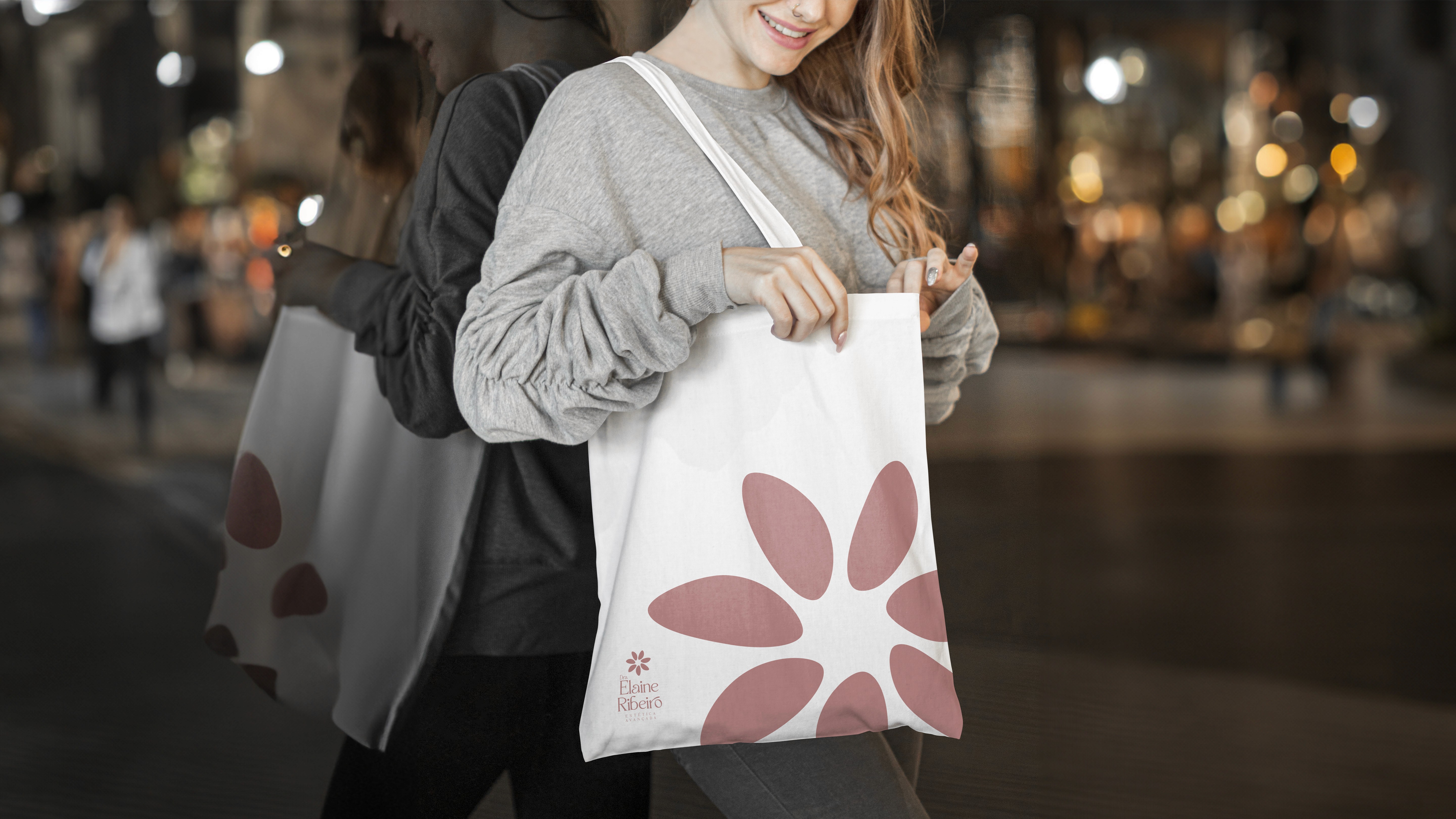 iPhone Mockup represent a screenshot of this App