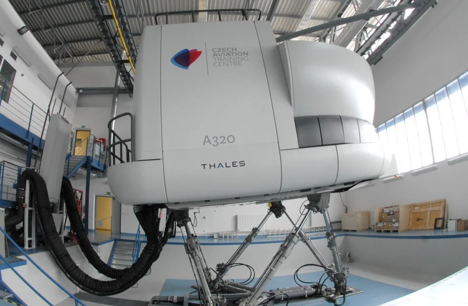 Airbus A32F Full Flight Simulator