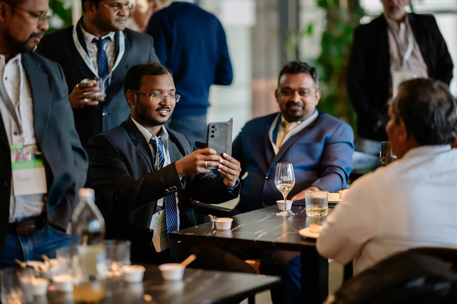 Ambiance décontractée au Café Andy en fin de séminaire
