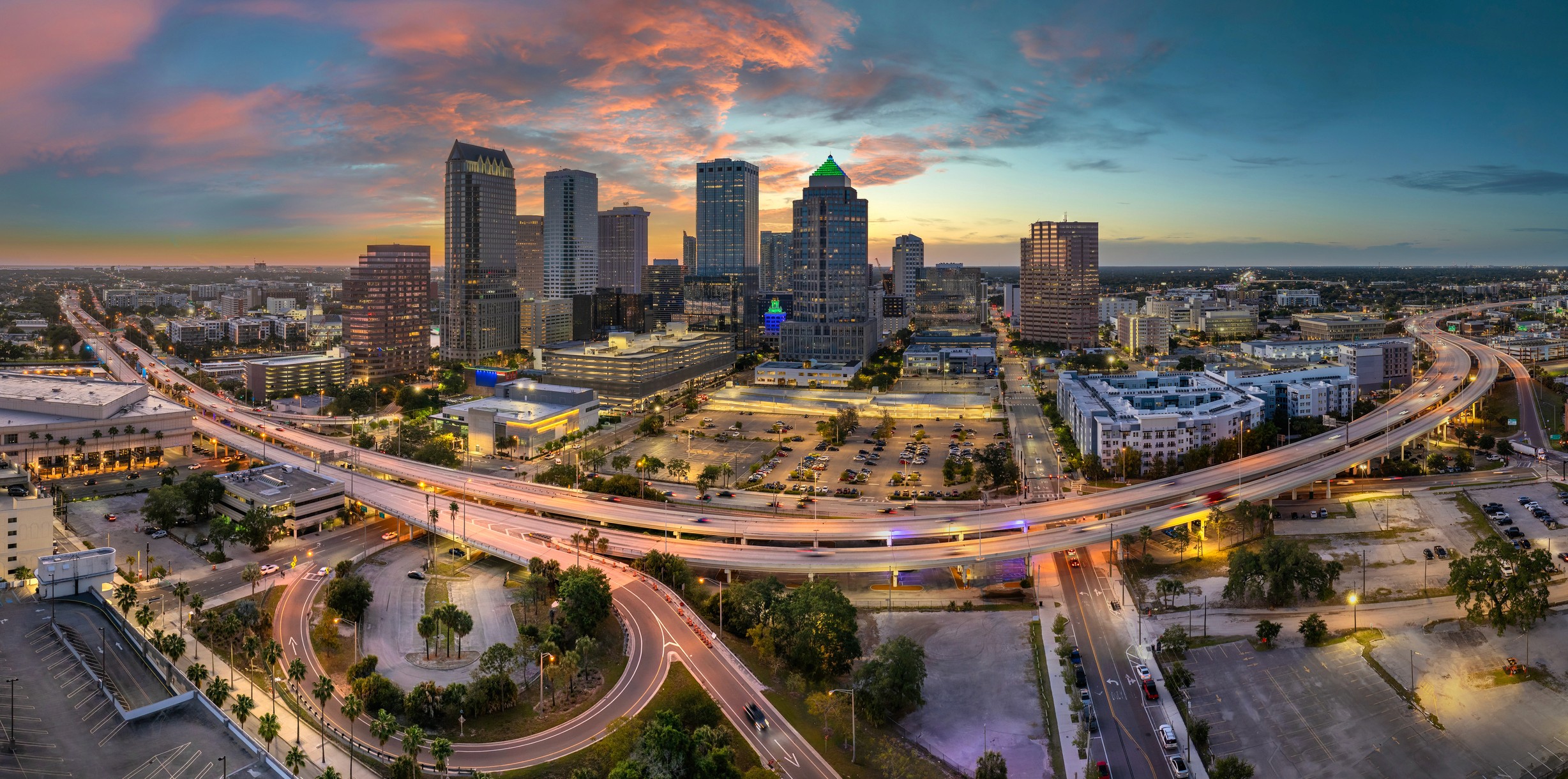 Infographic: Vrbo, Airbnb, and Booking.com logos.