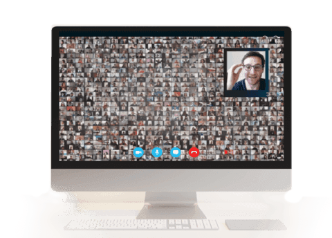 Marcos con brazos abiertos ofreciendo solución