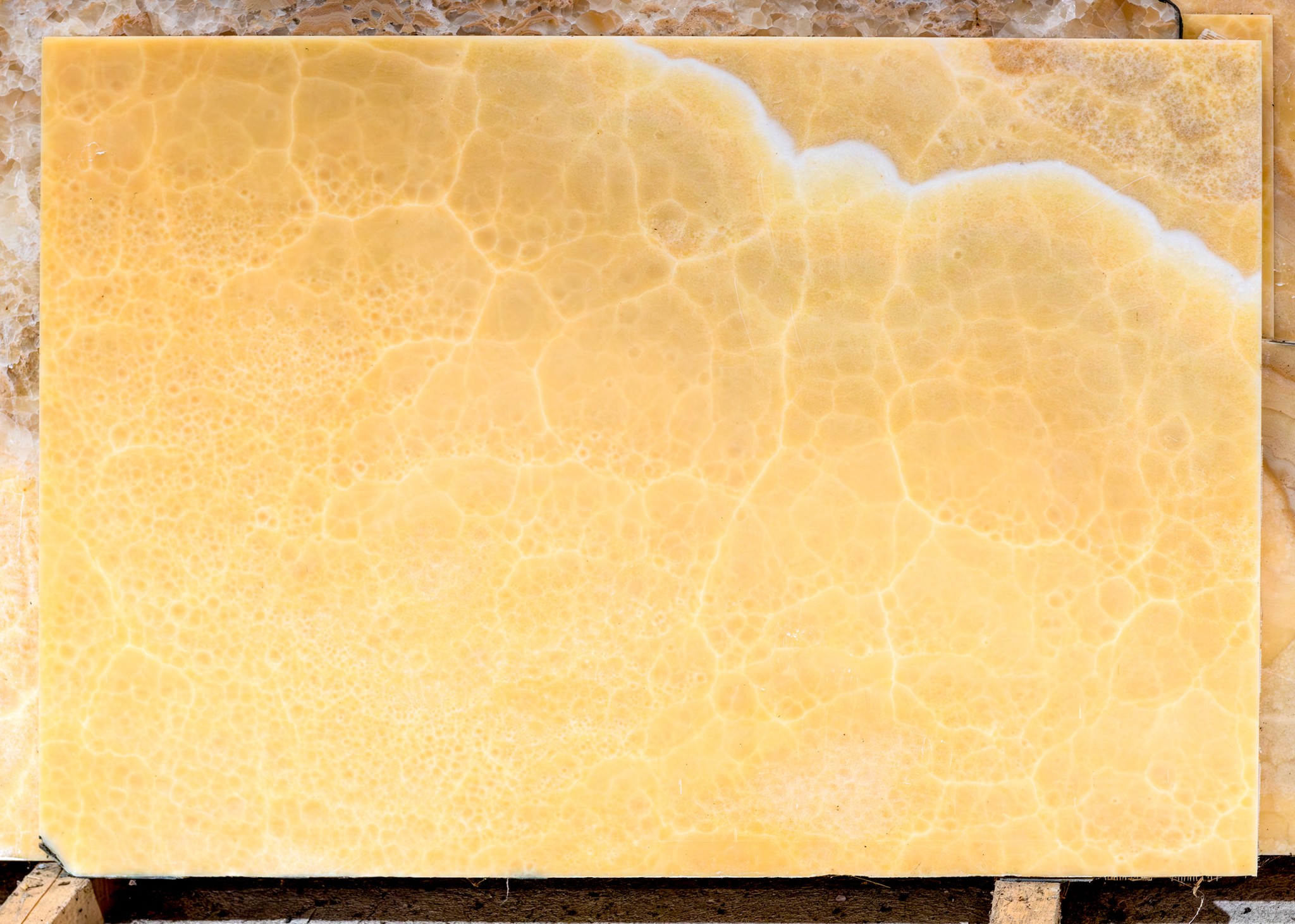 Goldene Honey Onyx slab mit sanfter Textur