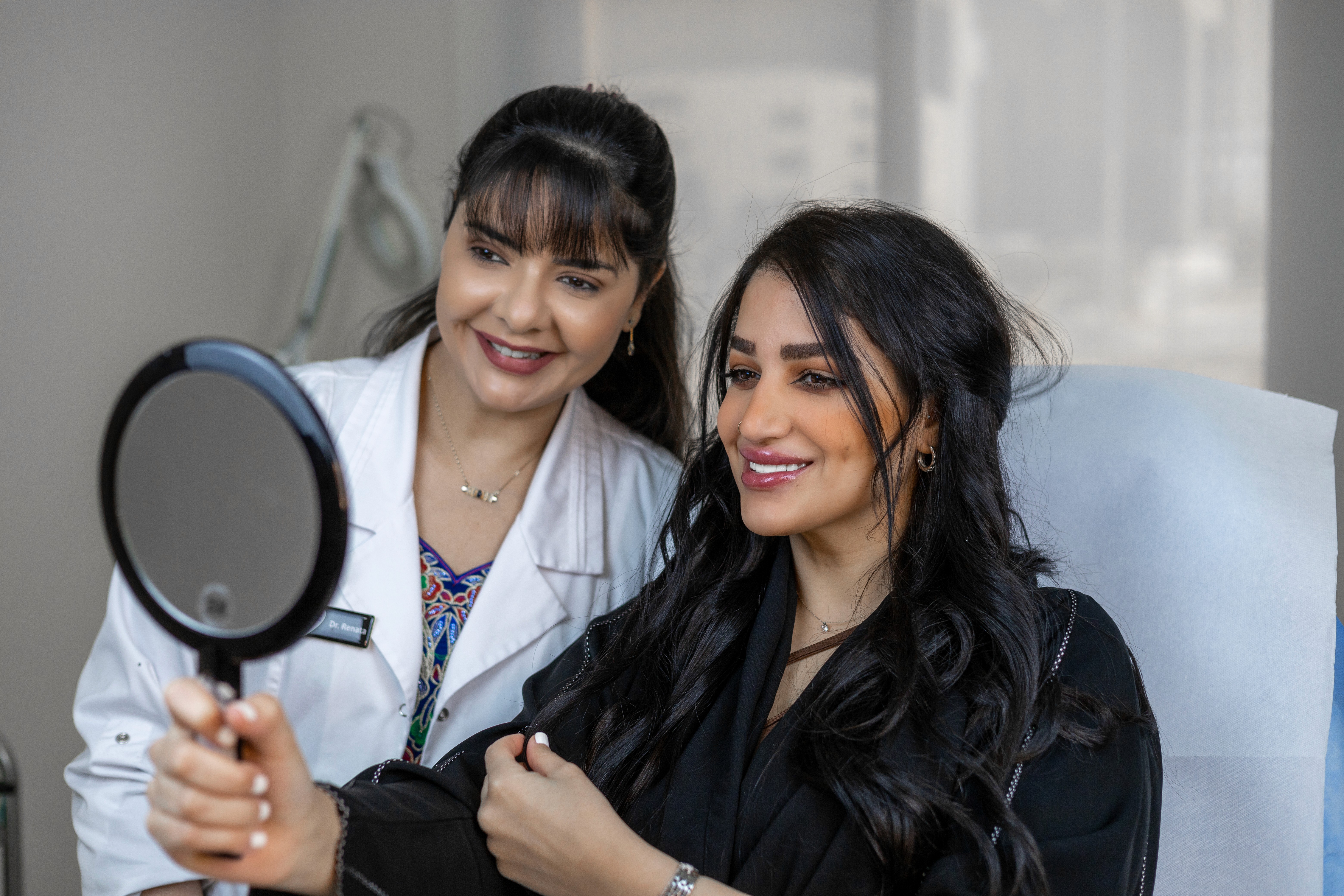 Subtle lip fillers in Abu Dhabi. 