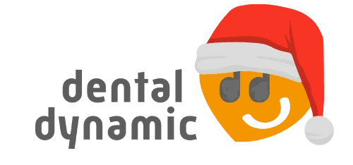 Logo Dental Dynamic: "Dental Dynamic" met oranje hartje met lachend gezichtje.
