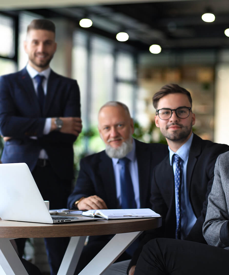 צוות עורכי דין בתחום הנדל"ן והגנה משפטית