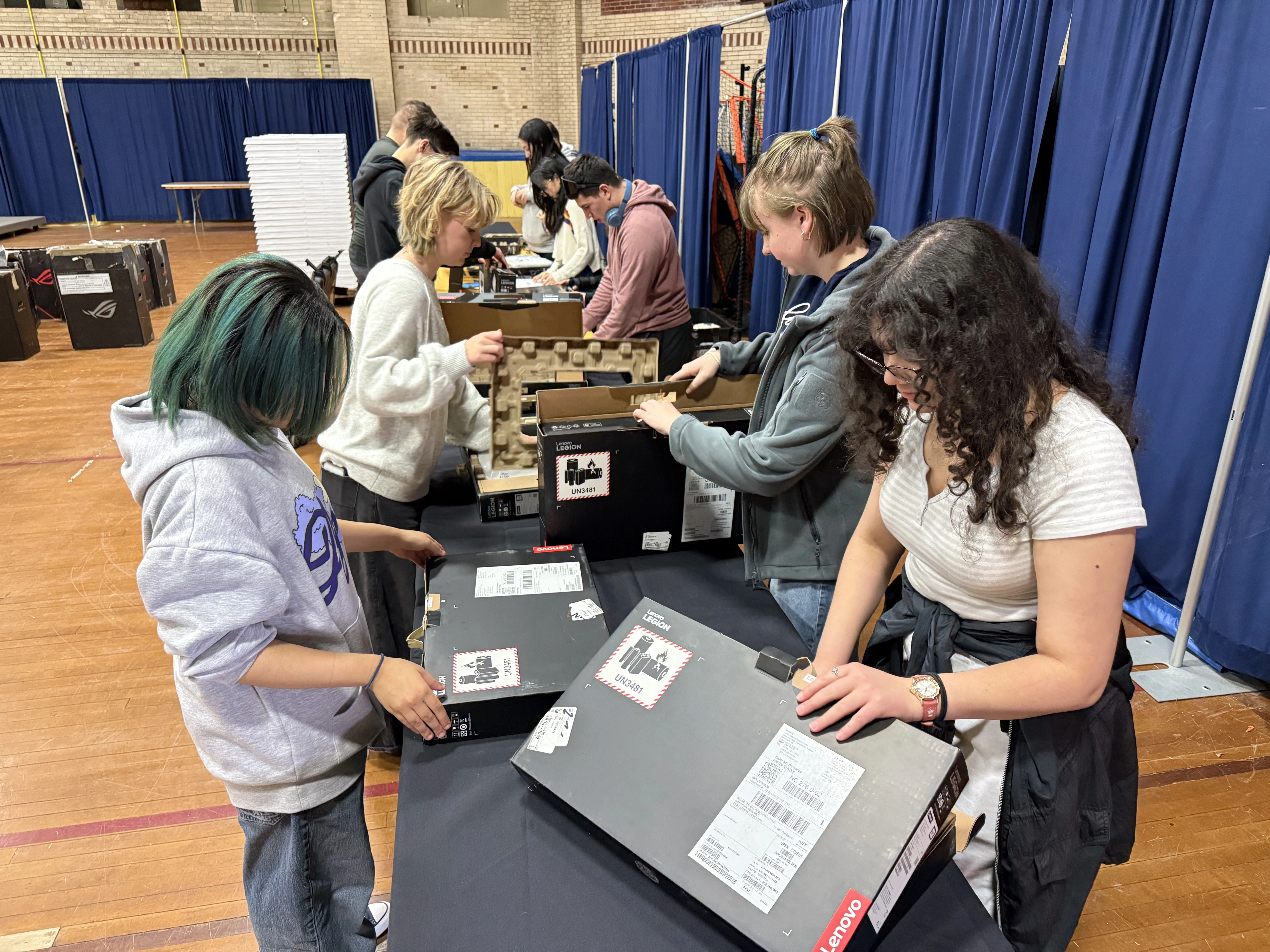 Students connecting with college recruiters through GSE College Combine