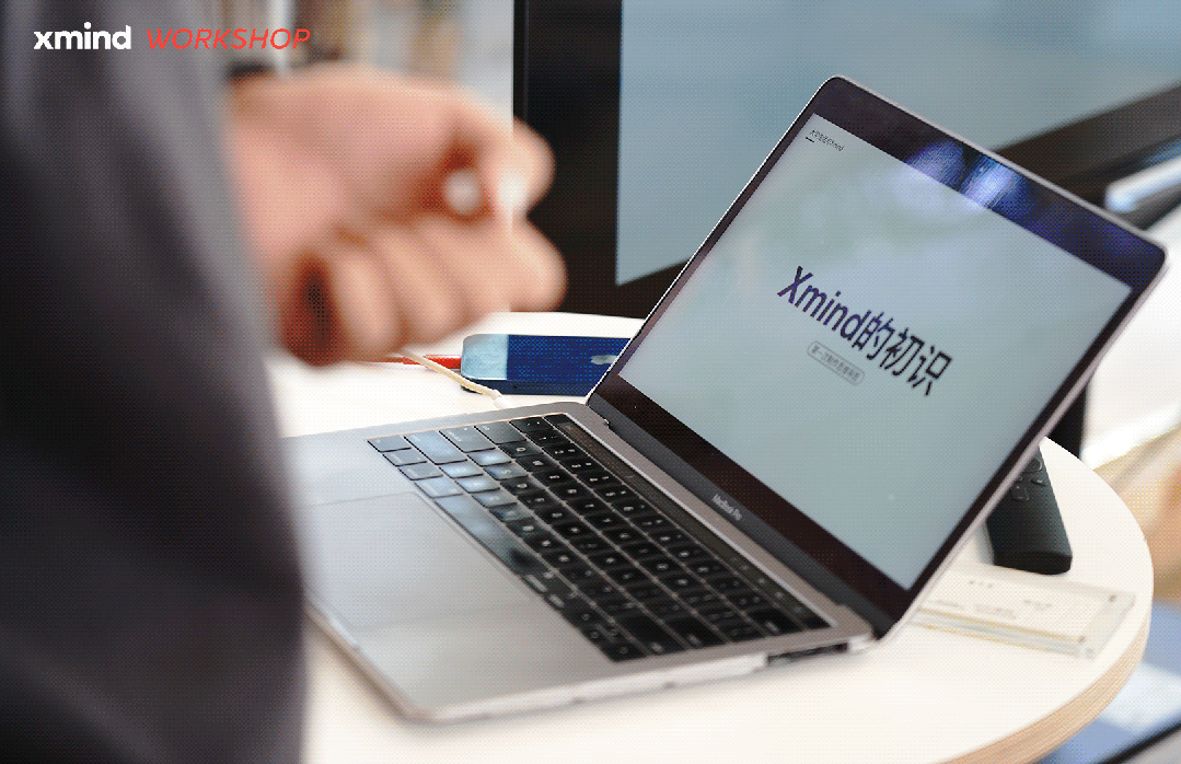 工作坊现场笔记本电脑