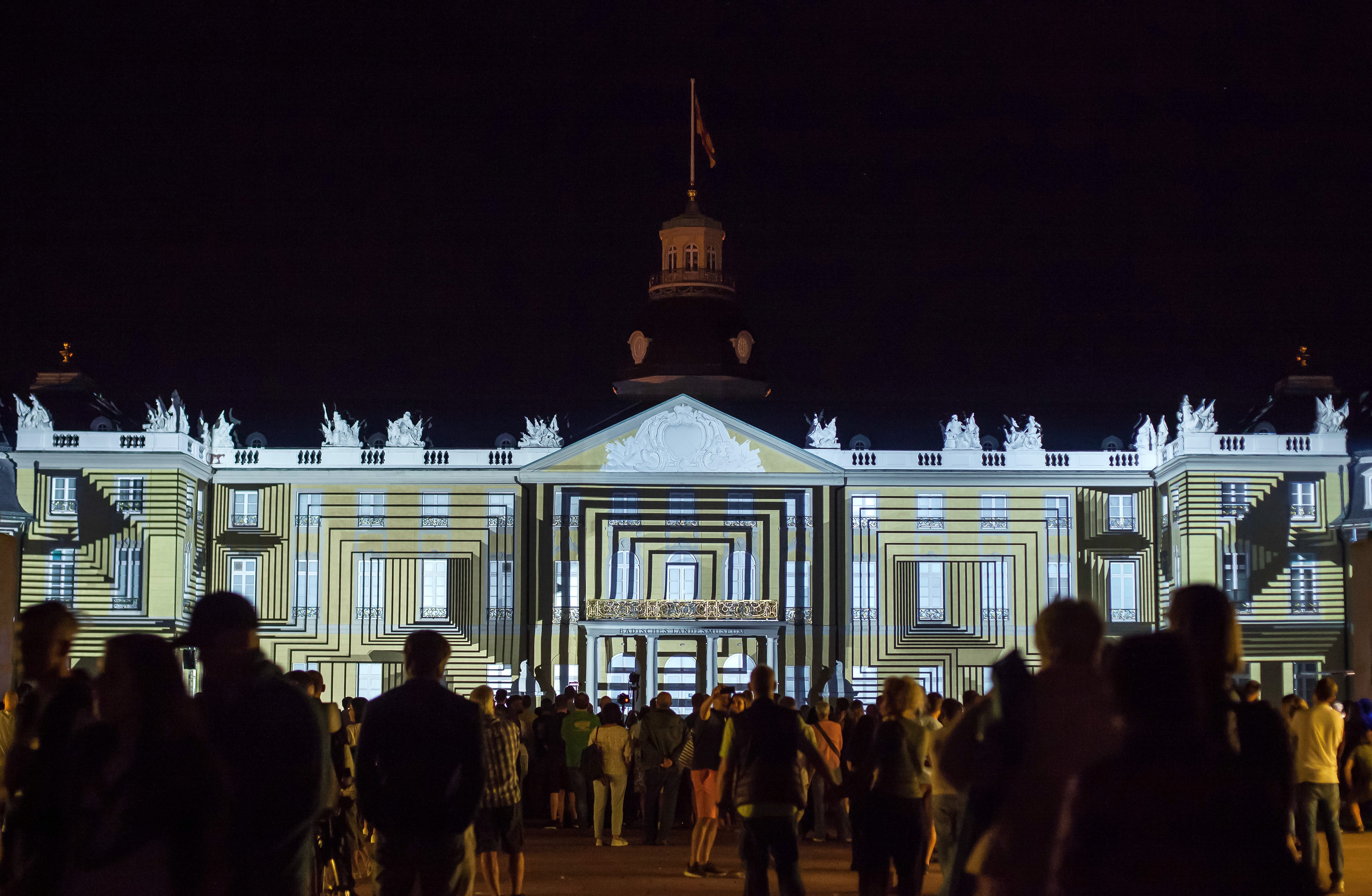 Walls of percpetion - architecture projection mapping