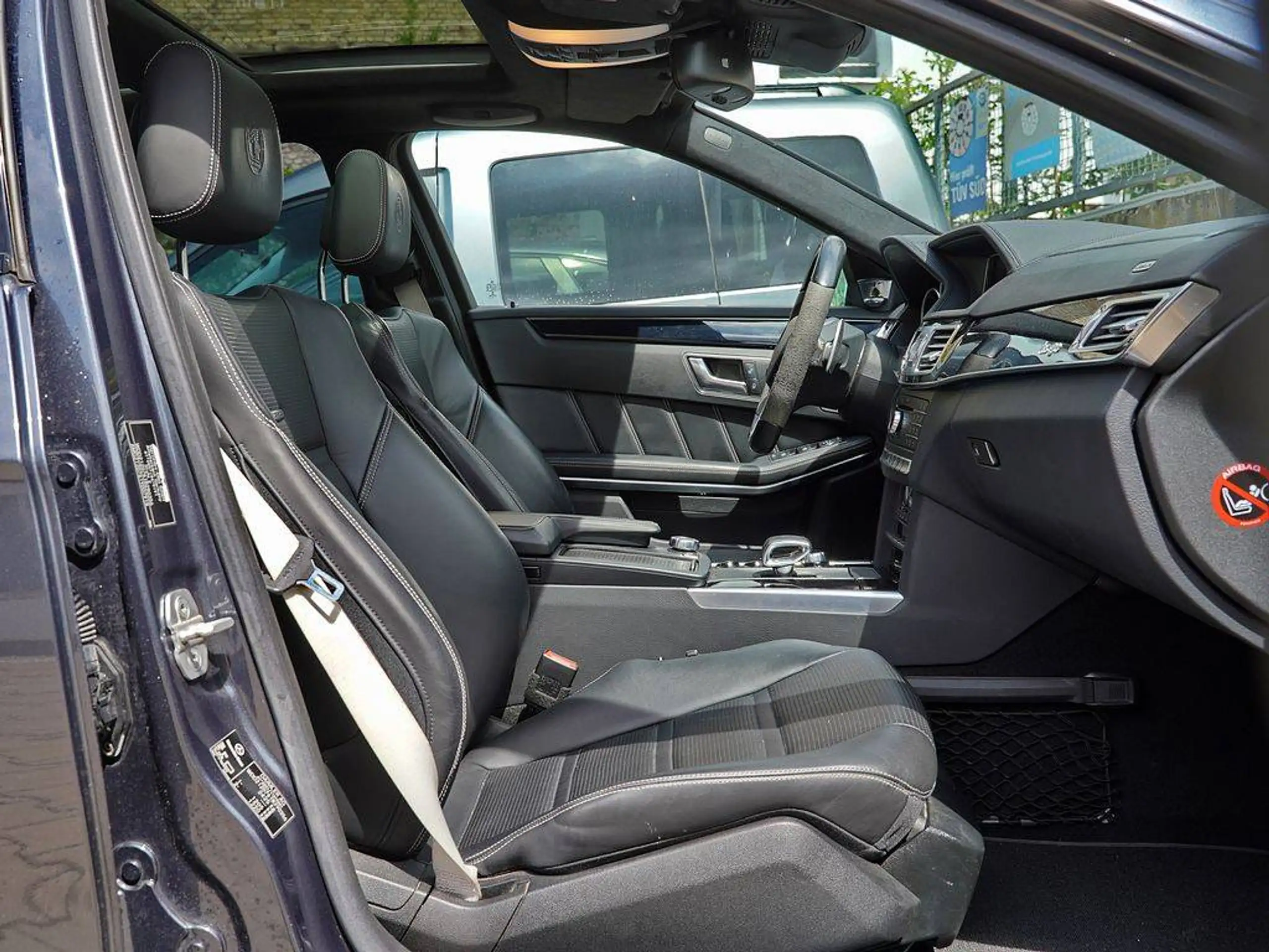 Mercedes-Benz E 63 AMG S 4Matic | Driver'sPackage | Night- & ParkPaket |