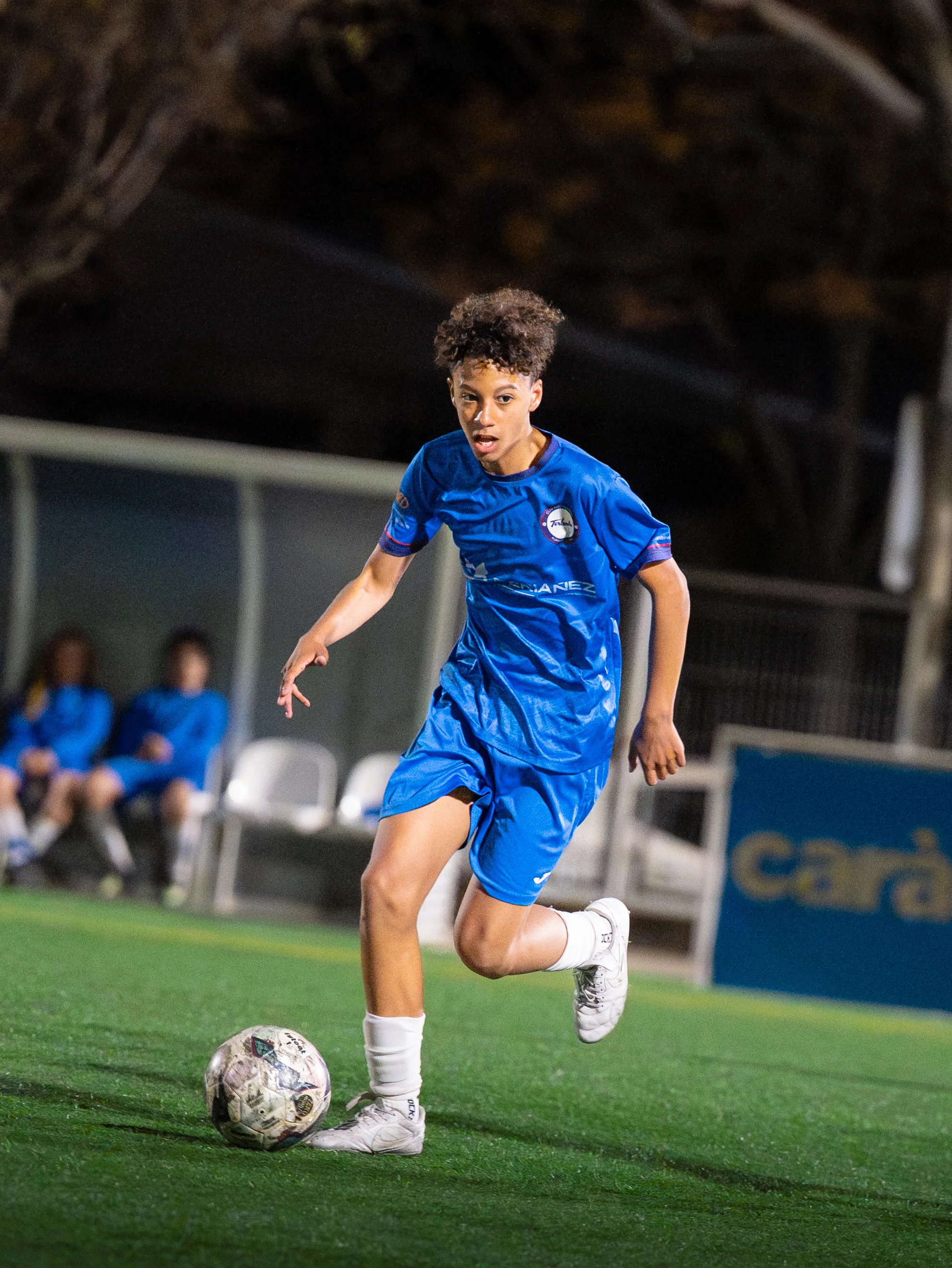 Jugada de ataque del equipo Sub-14 A del Club Terlenka en Barcelona 2026, por Nolan Pardo fotógrafo