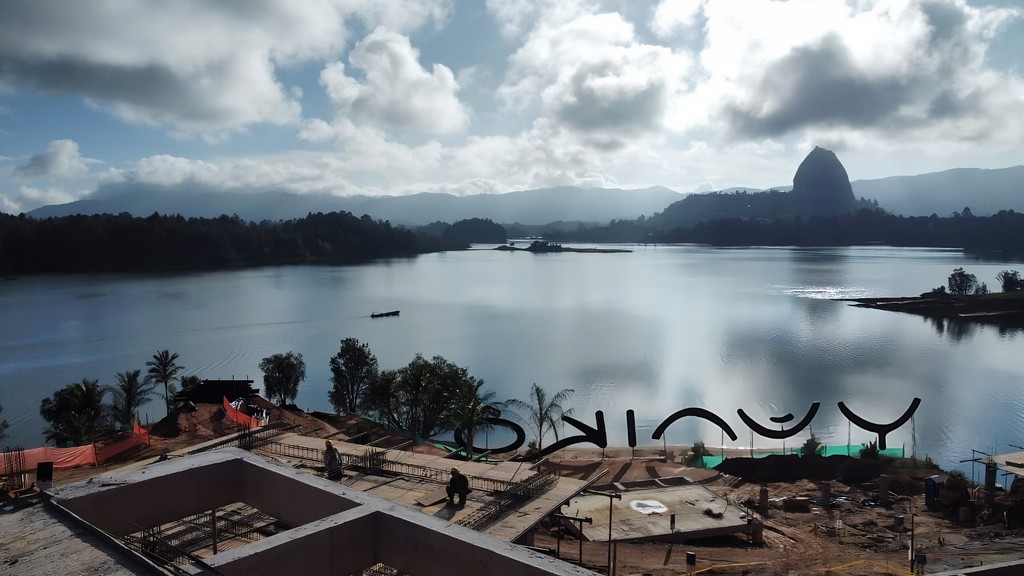 urbanimos con las unidades del proyecto yuniko cottage & lake