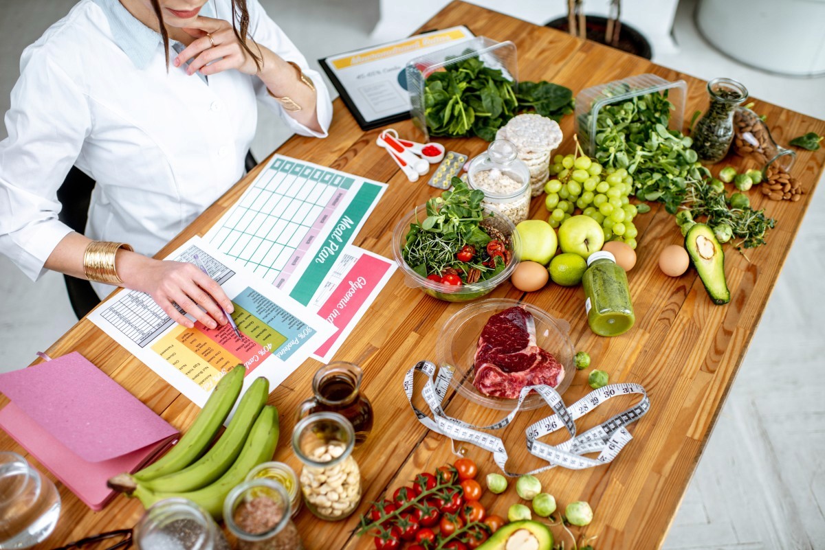 can a nutritionist make meal plans