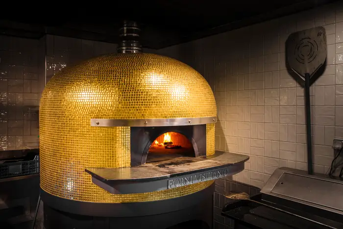Four Visciano traditionnel utilisé pour la cuisson des pizzas