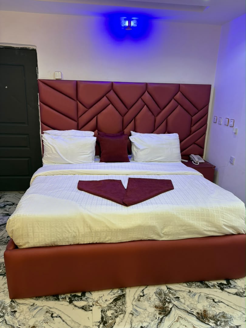Authentic Exclusive Gold Coast Hotel & Suites photograph