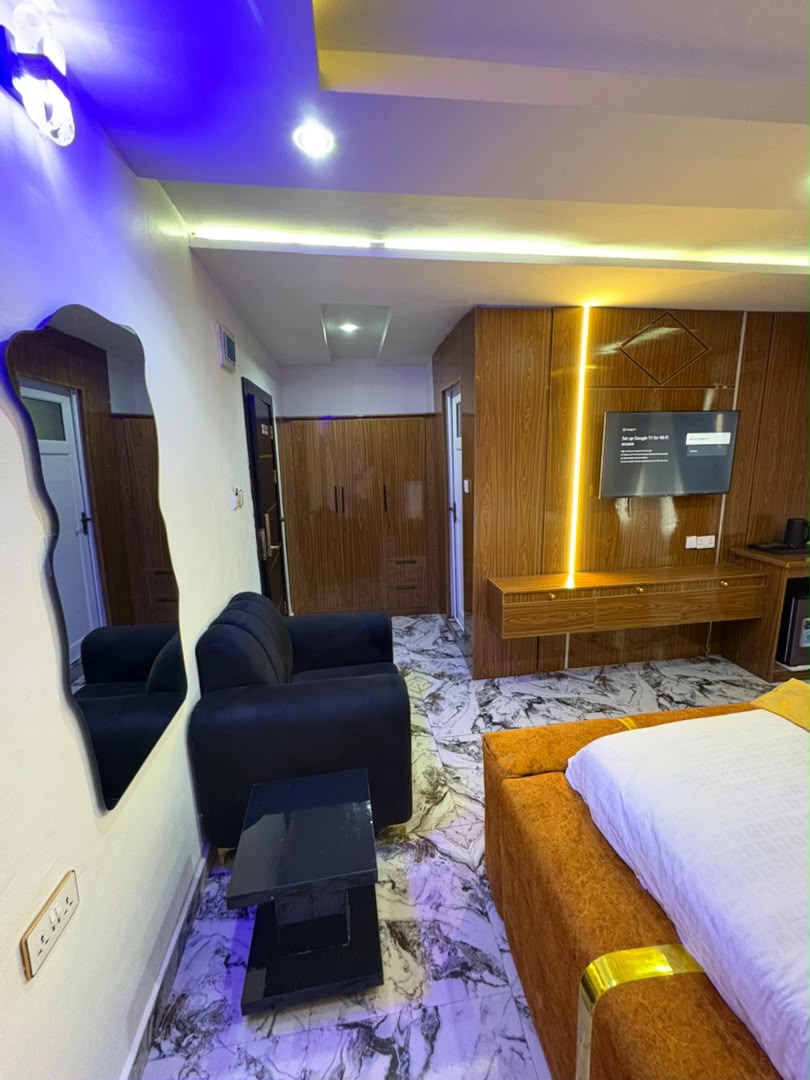 Authentic Exclusive Gold Coast Hotel & Suites photograph