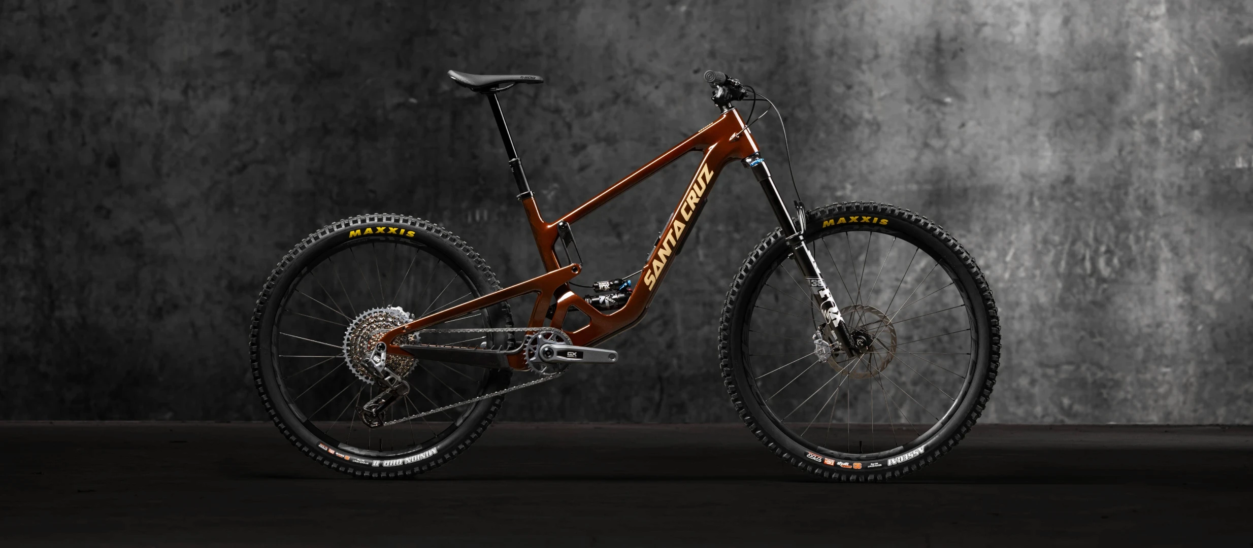 santa cruz bronson bike hero image