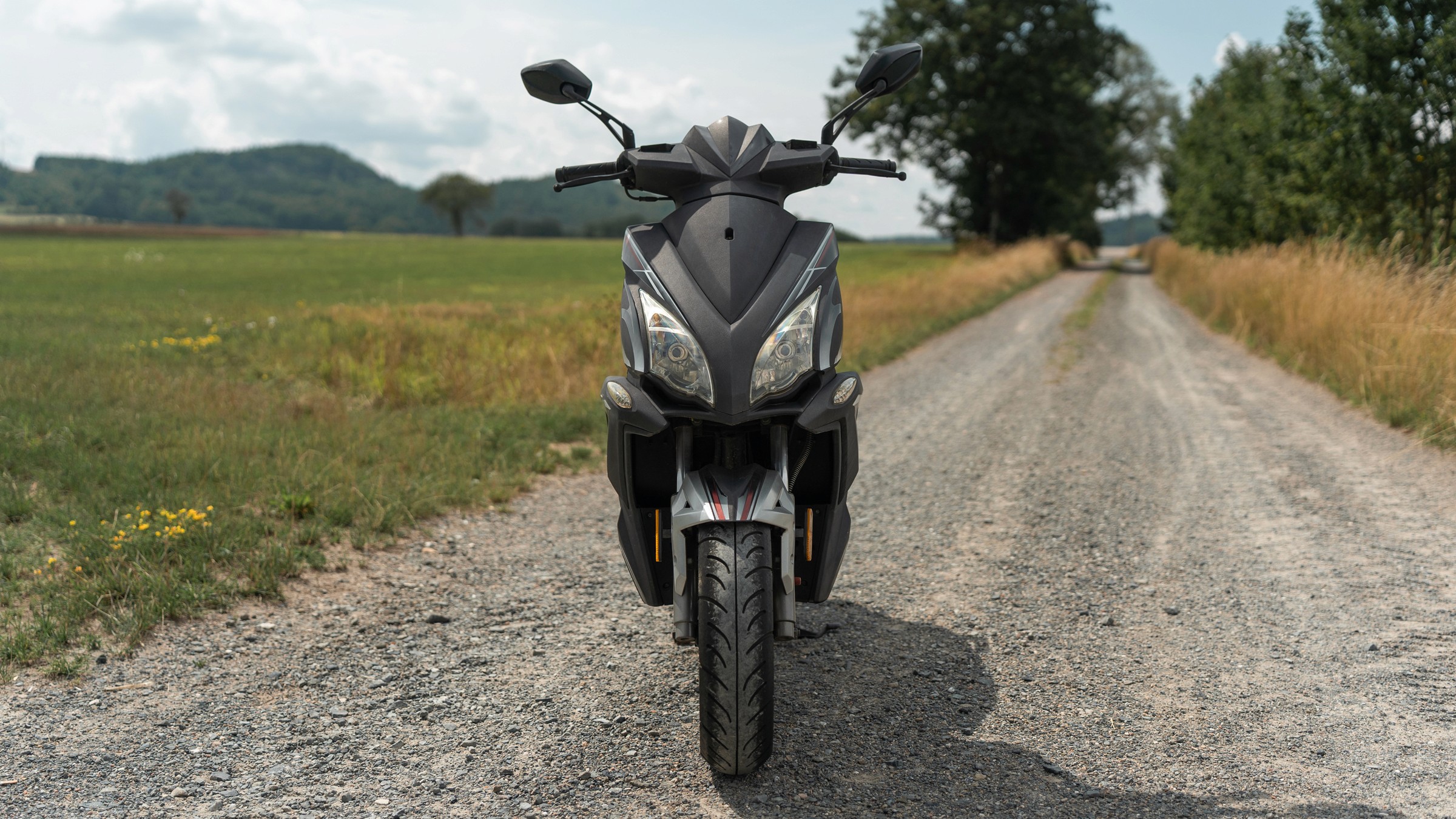 Herkules Matador Frontansicht – idealer Einsteigerroller für junge Fahrschüler.