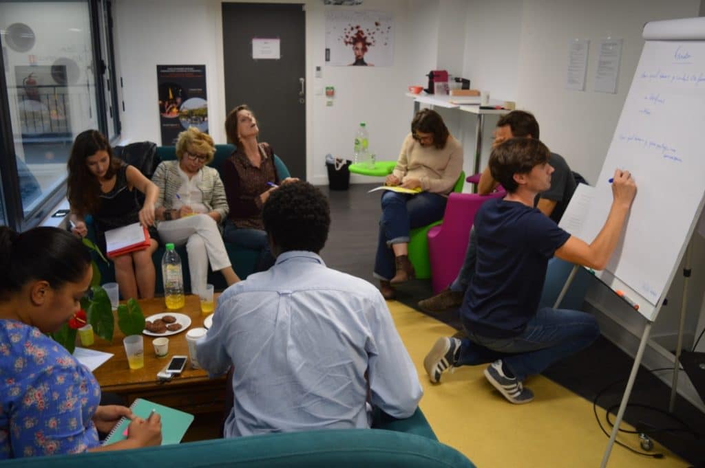 Réunion d'envie pour chaque jour mieux travailler ensembler et innover dans le secteur des services a la personne
