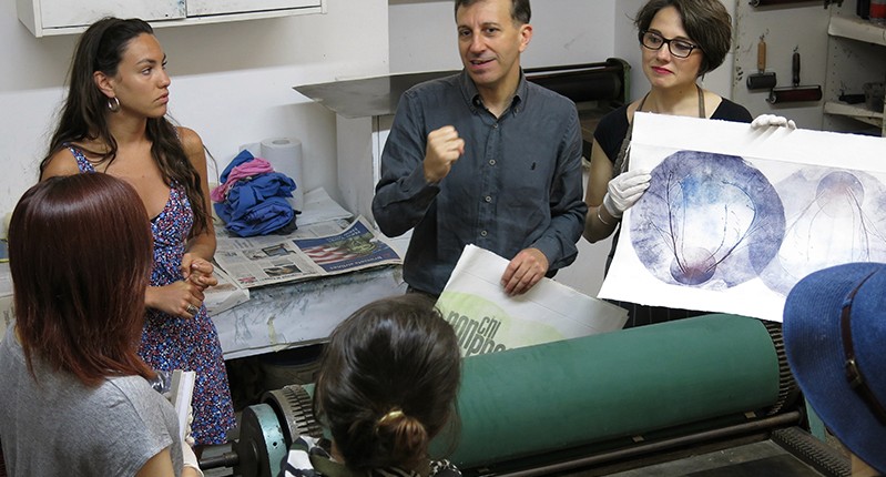 instructor explaining the workshop