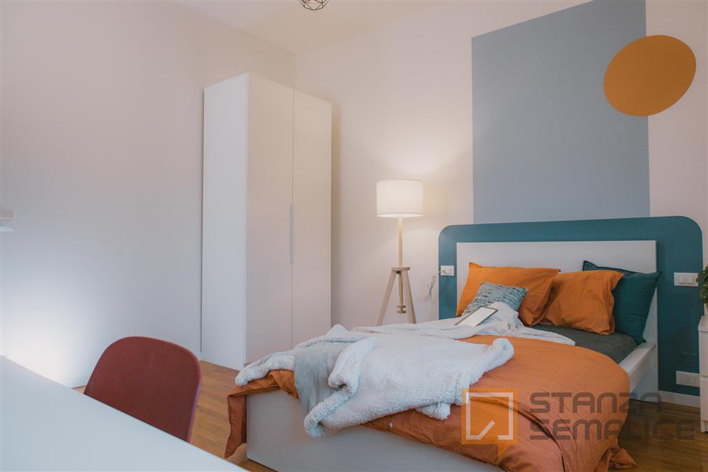 14 sqm room in Via Cipro, Brescia