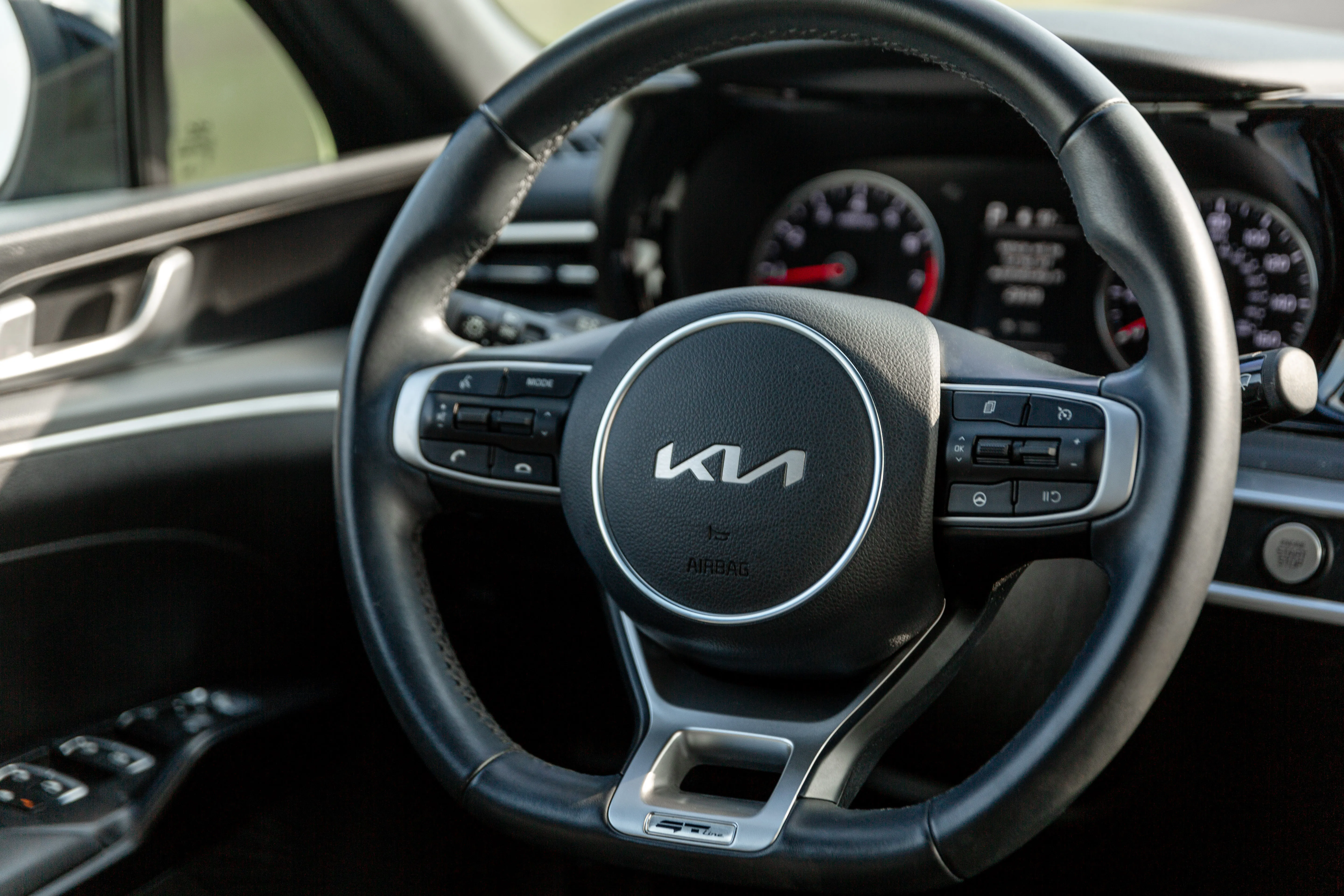 Car Additional Photo 3