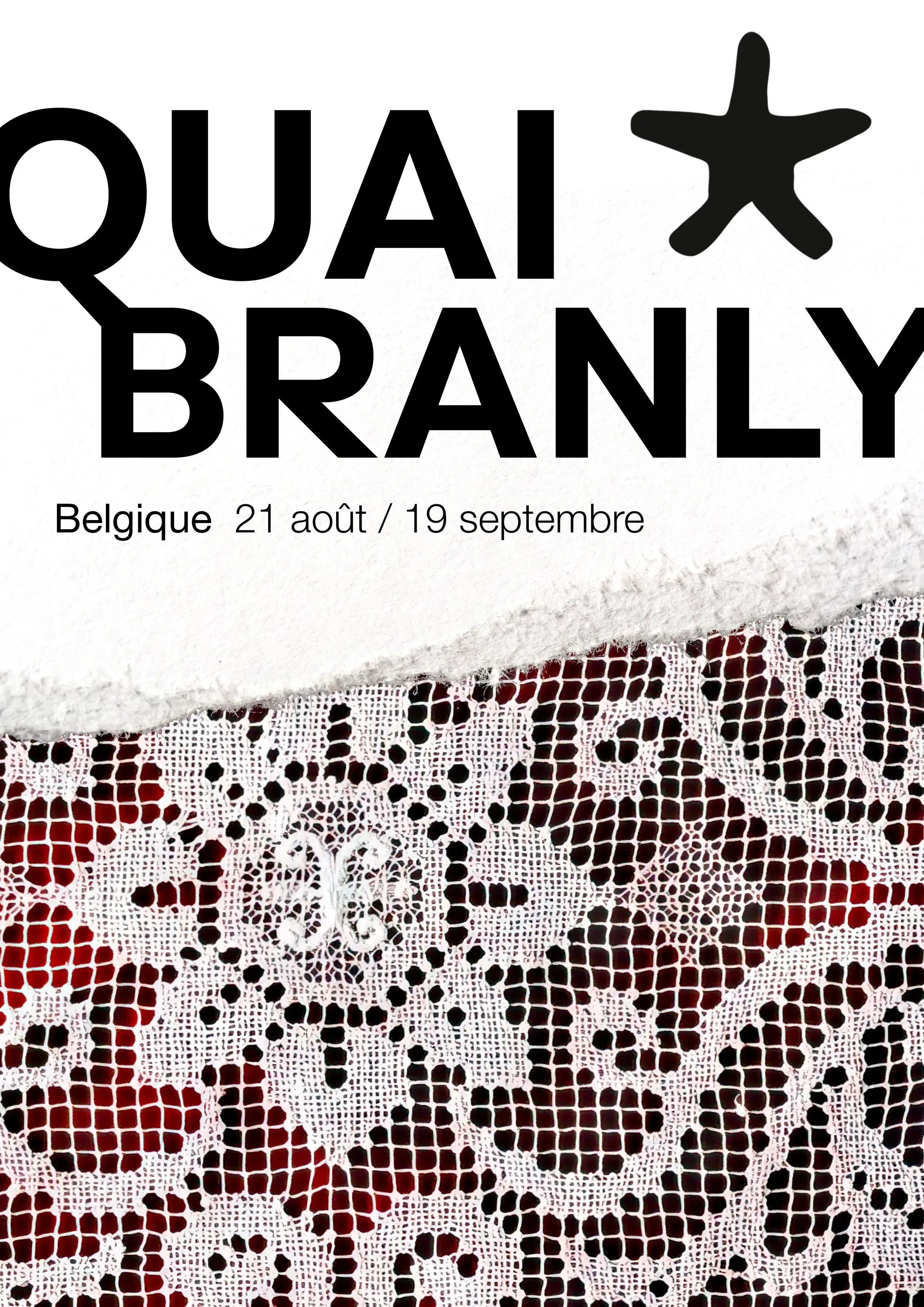 Affiche du quai Branlty mettant en scène une déchirure du papier de l'affiche, permettant d'entrer à travers le papier directement dans l'exposition