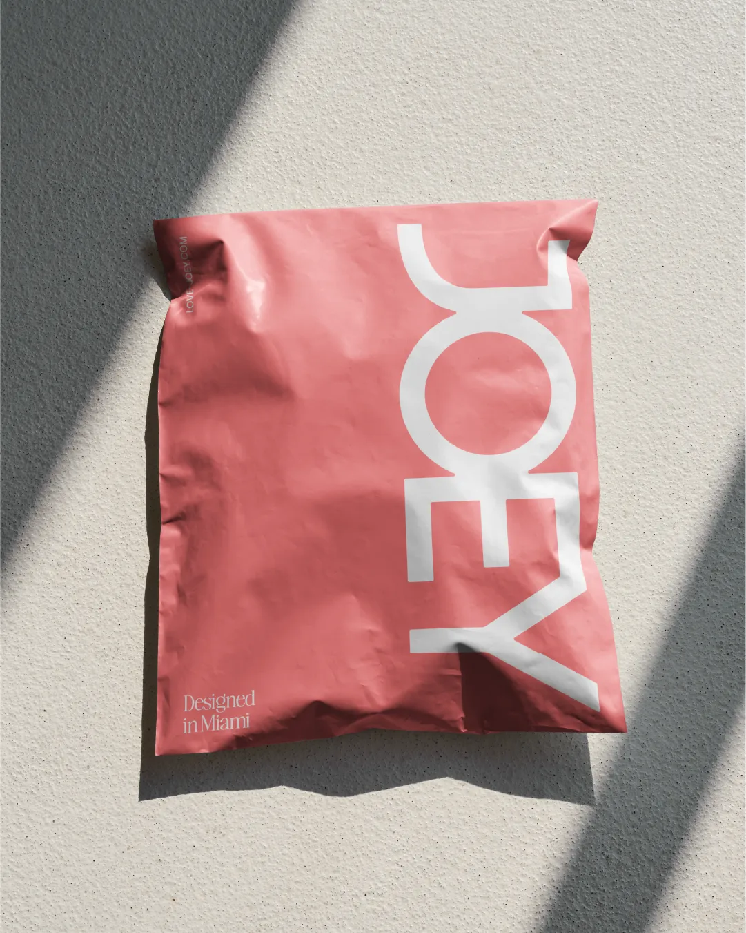 JOEY Shipper Bag Mockup