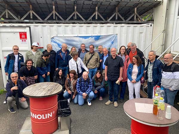 Groupe de visiteurs posant à la fin de la visite de l'Expo Digger.