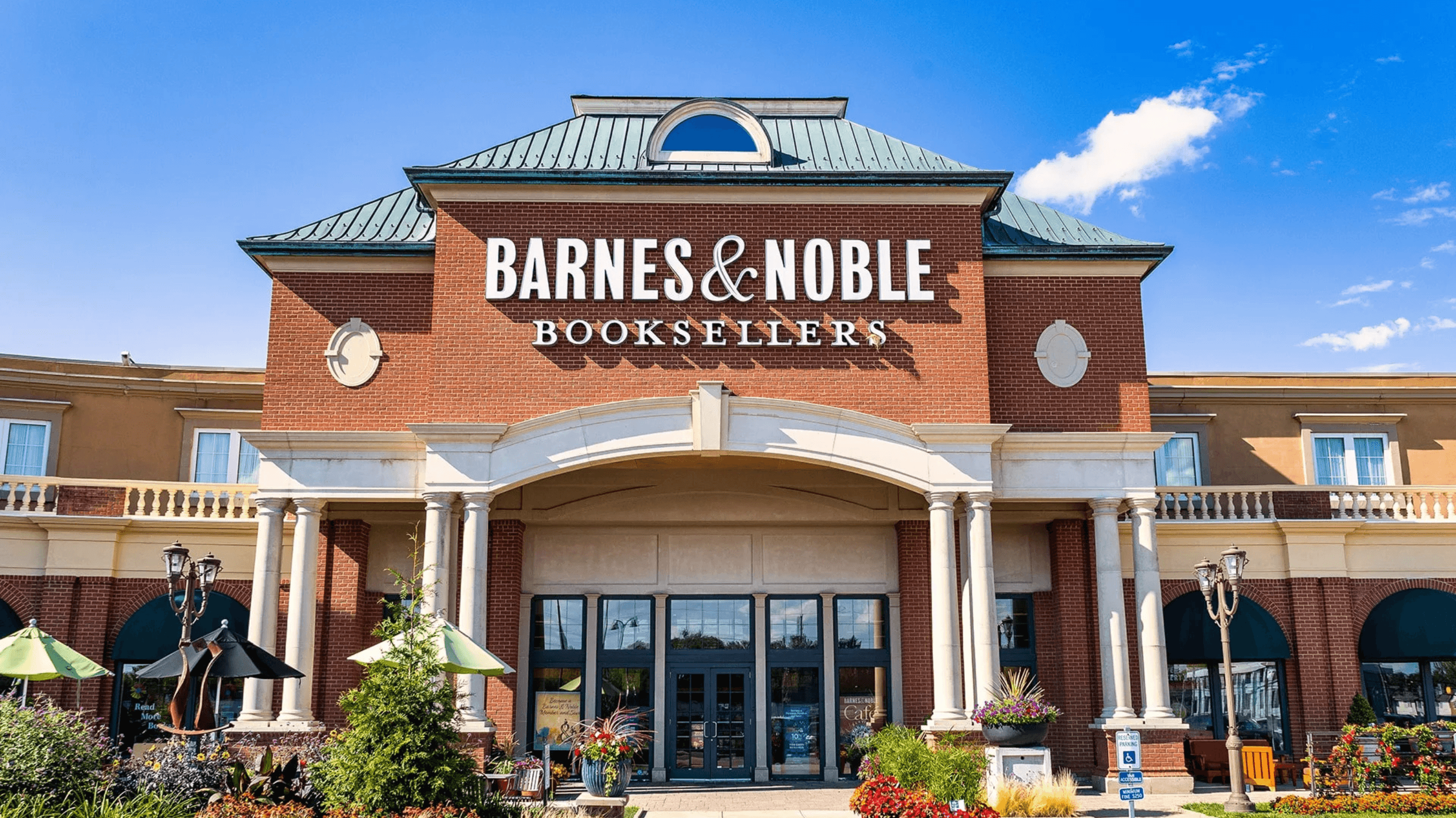 Barned & noble storefront