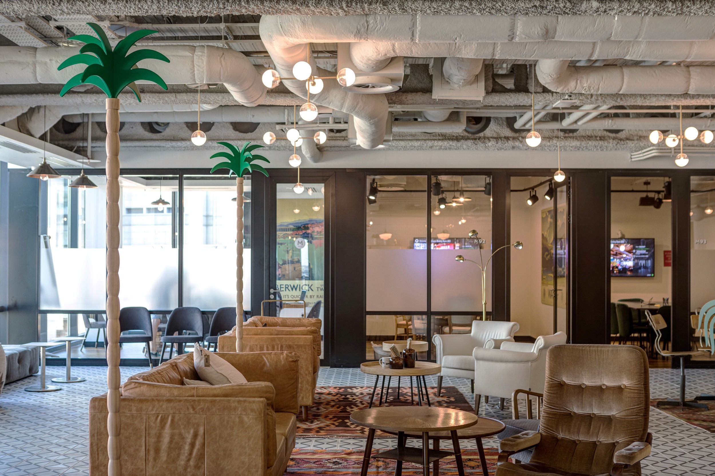 Textile Szenografie von Murat Adash bei CONTACT ZONES Ausstellung im MAK Frankfurt